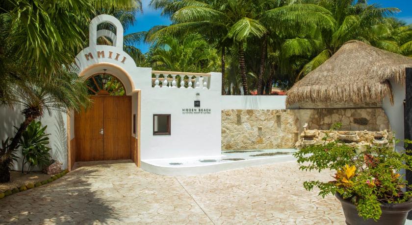 Hidden Beach Resort Au Naturel Club
