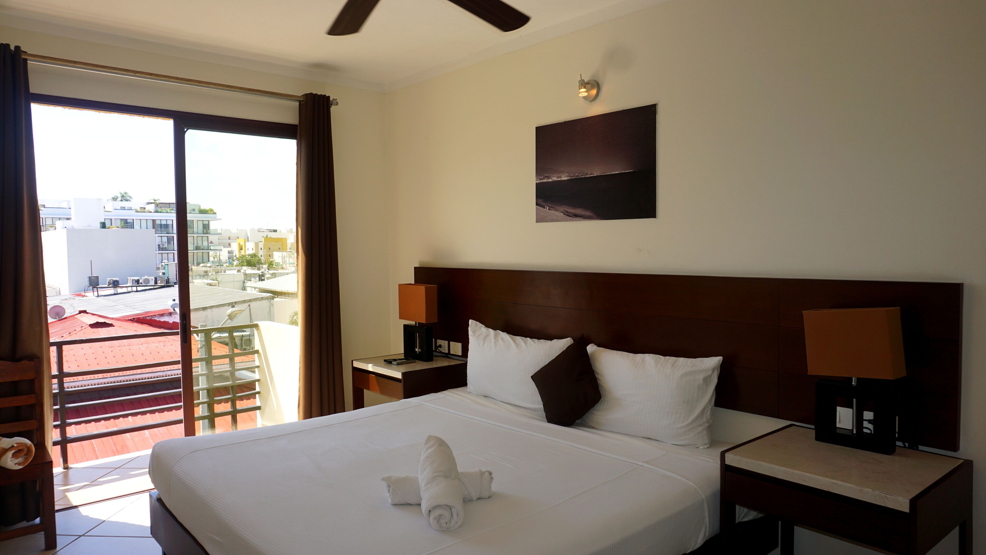Hotel Eleven by BFH