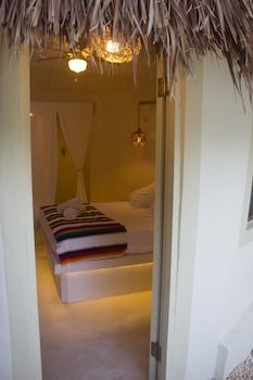 Isabella Beachside Hotel