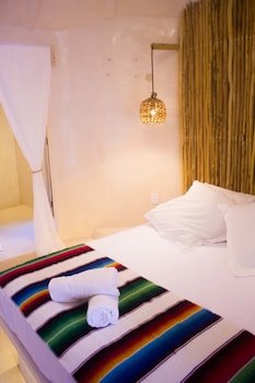 Isabella Beachside Hotel