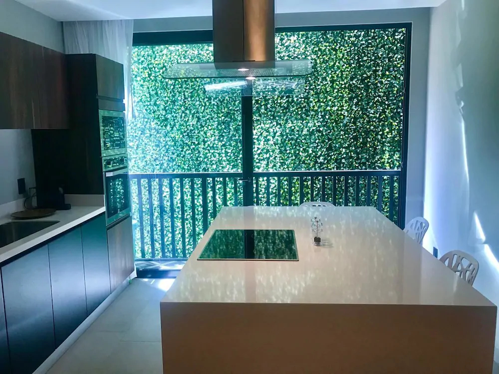 IT Condo by Realty Group