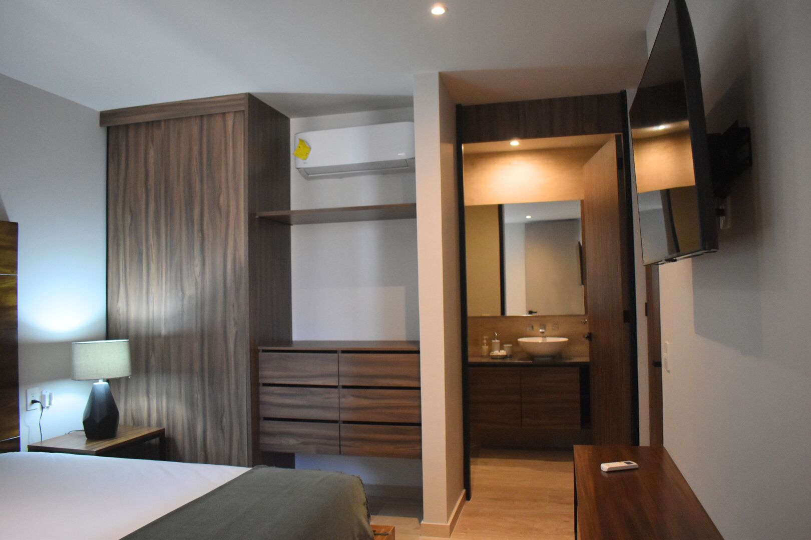 Kaab South Beach By The Spot Rentals