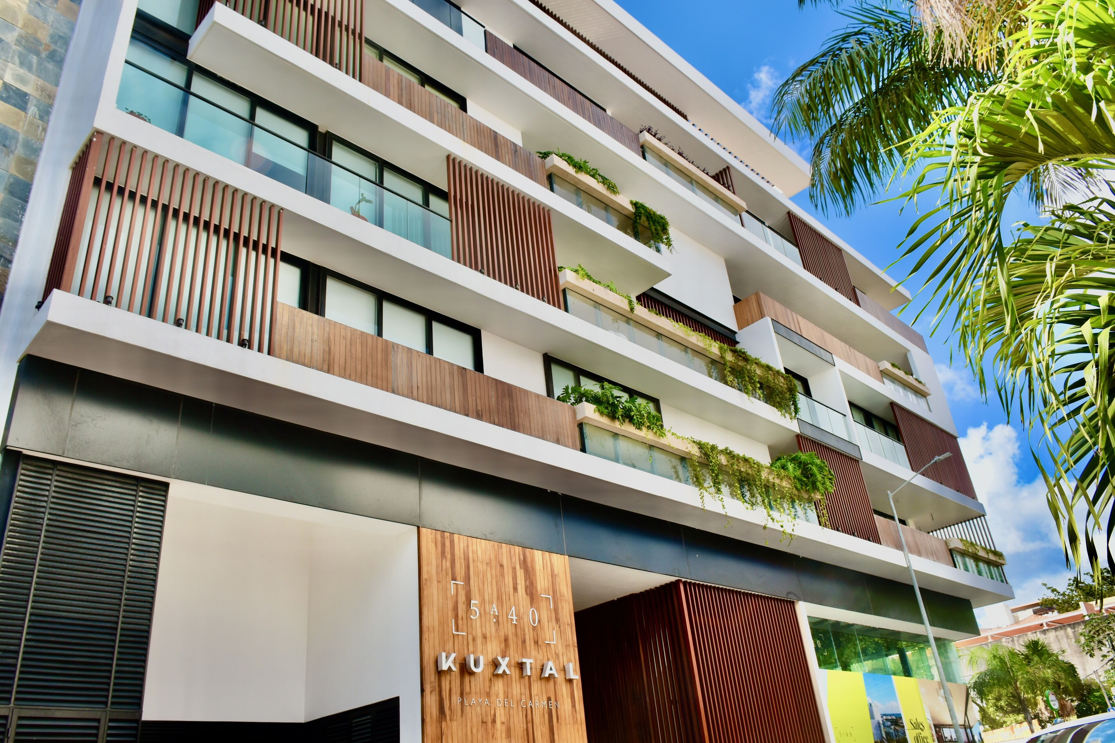 Kuxtal Condos by Select