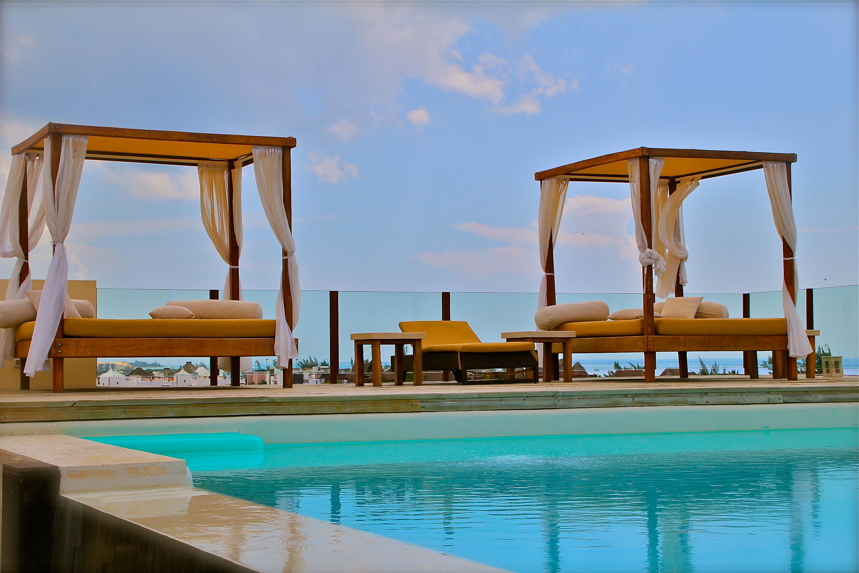 Las Brisas Condominios