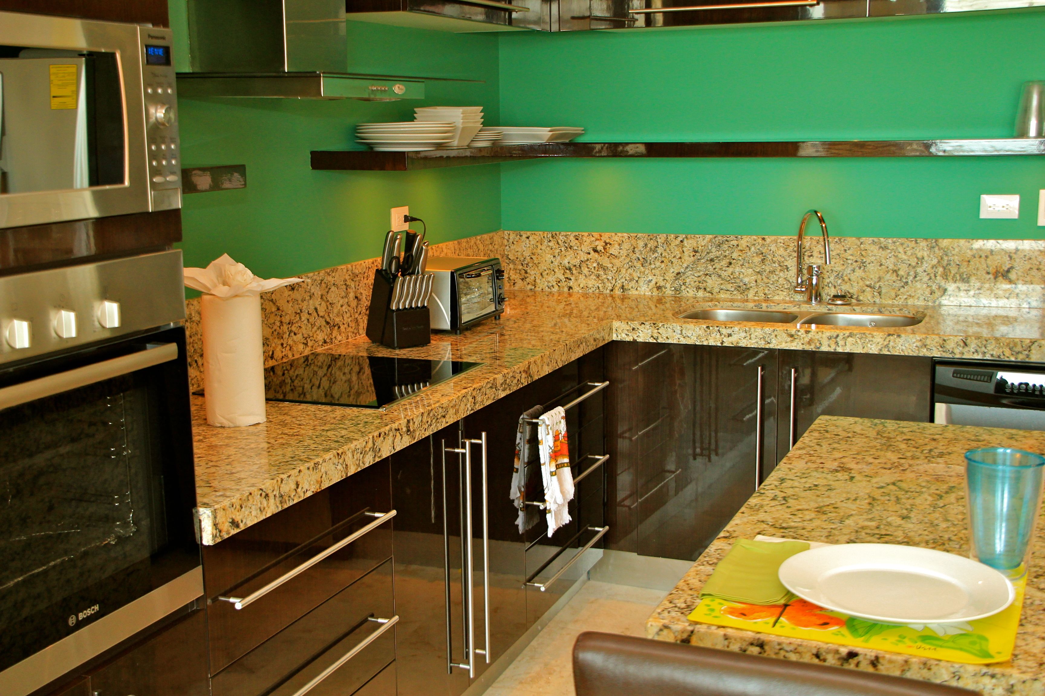 Las Brisas Condominios