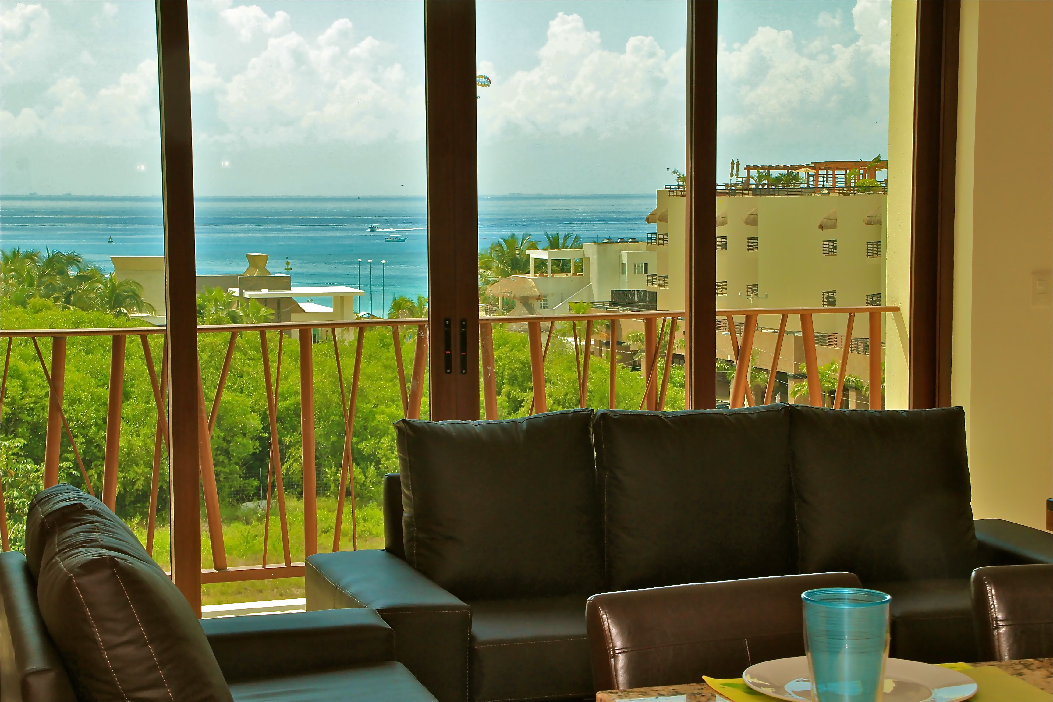 Las Brisas Condominios
