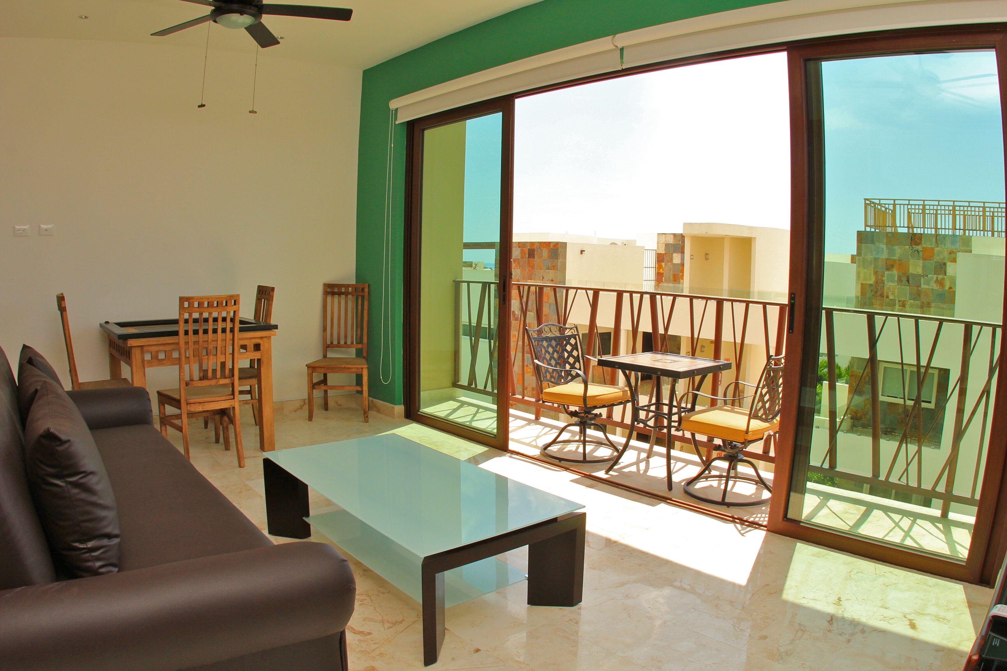 Las Brisas Condominios