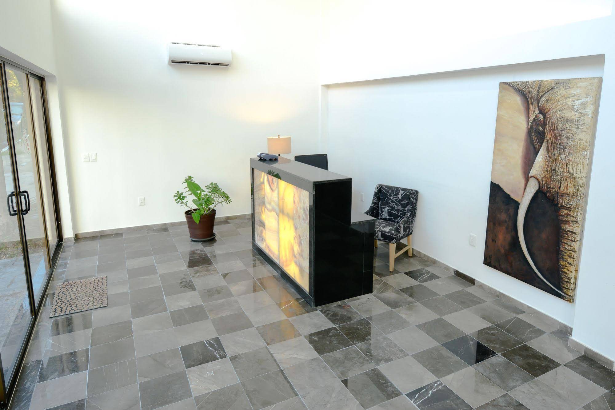 Las Perlas Condo Hotel
