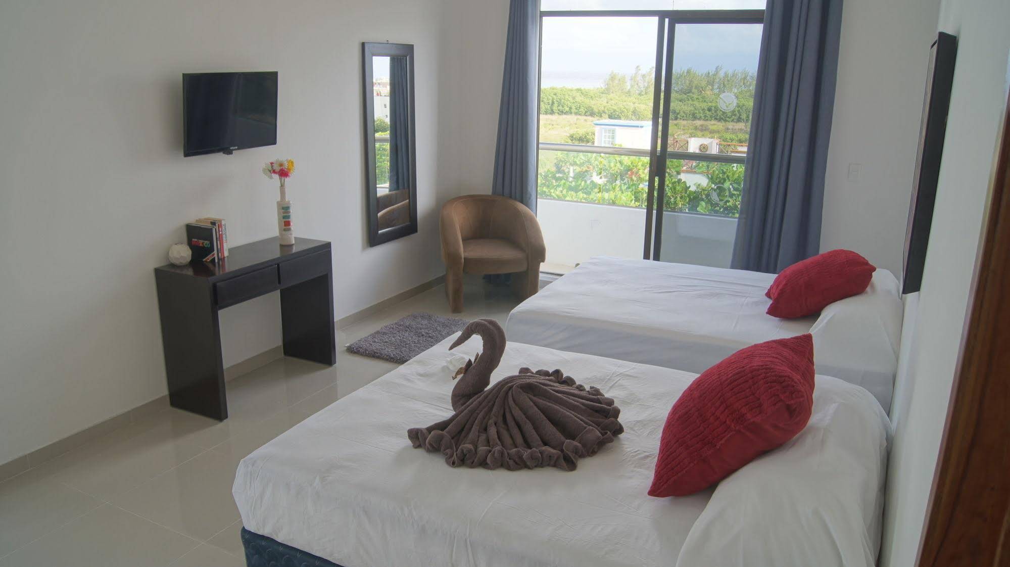 Las Perlas Condo Hotel