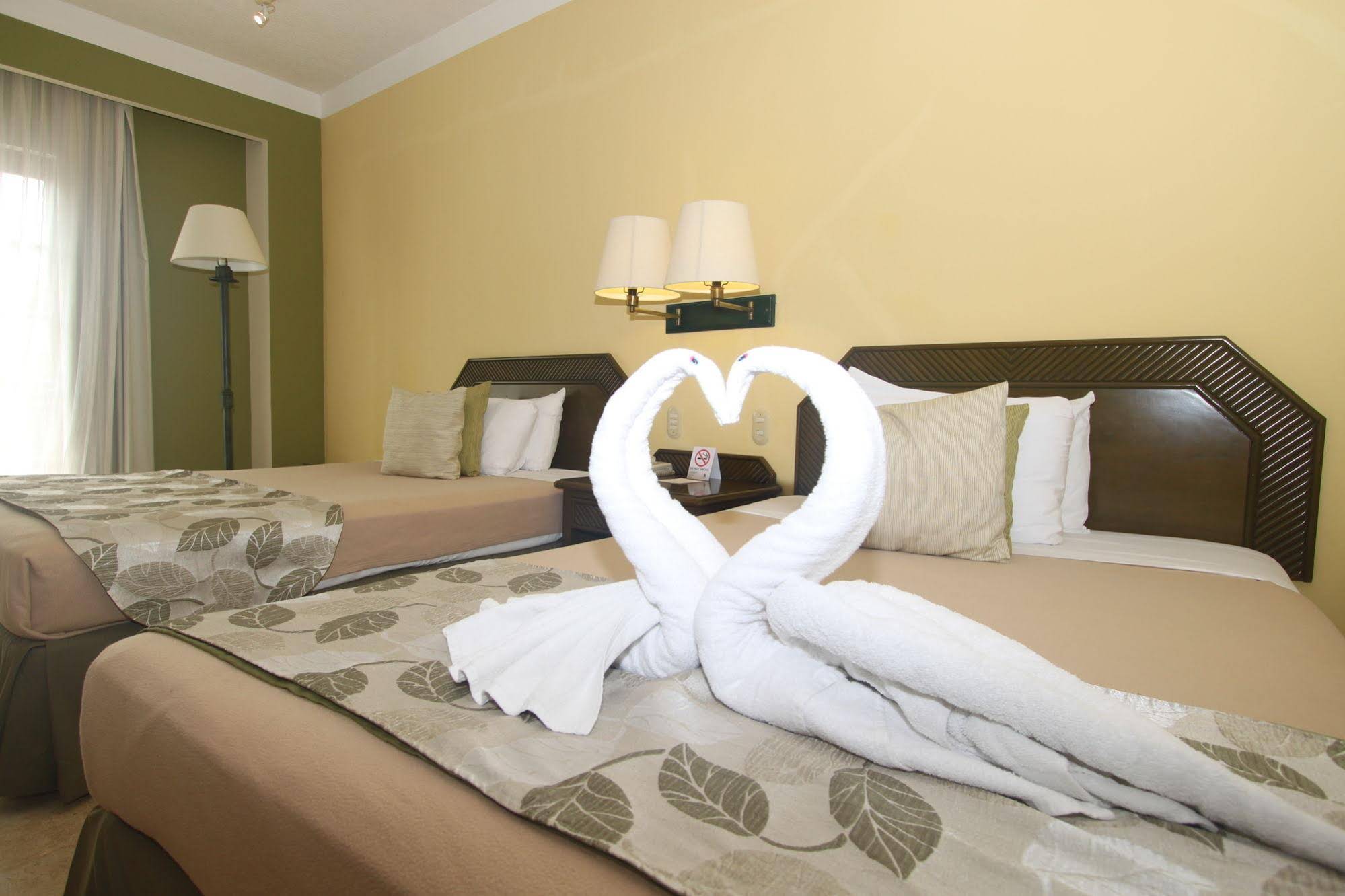 Los Itzaes Hotel