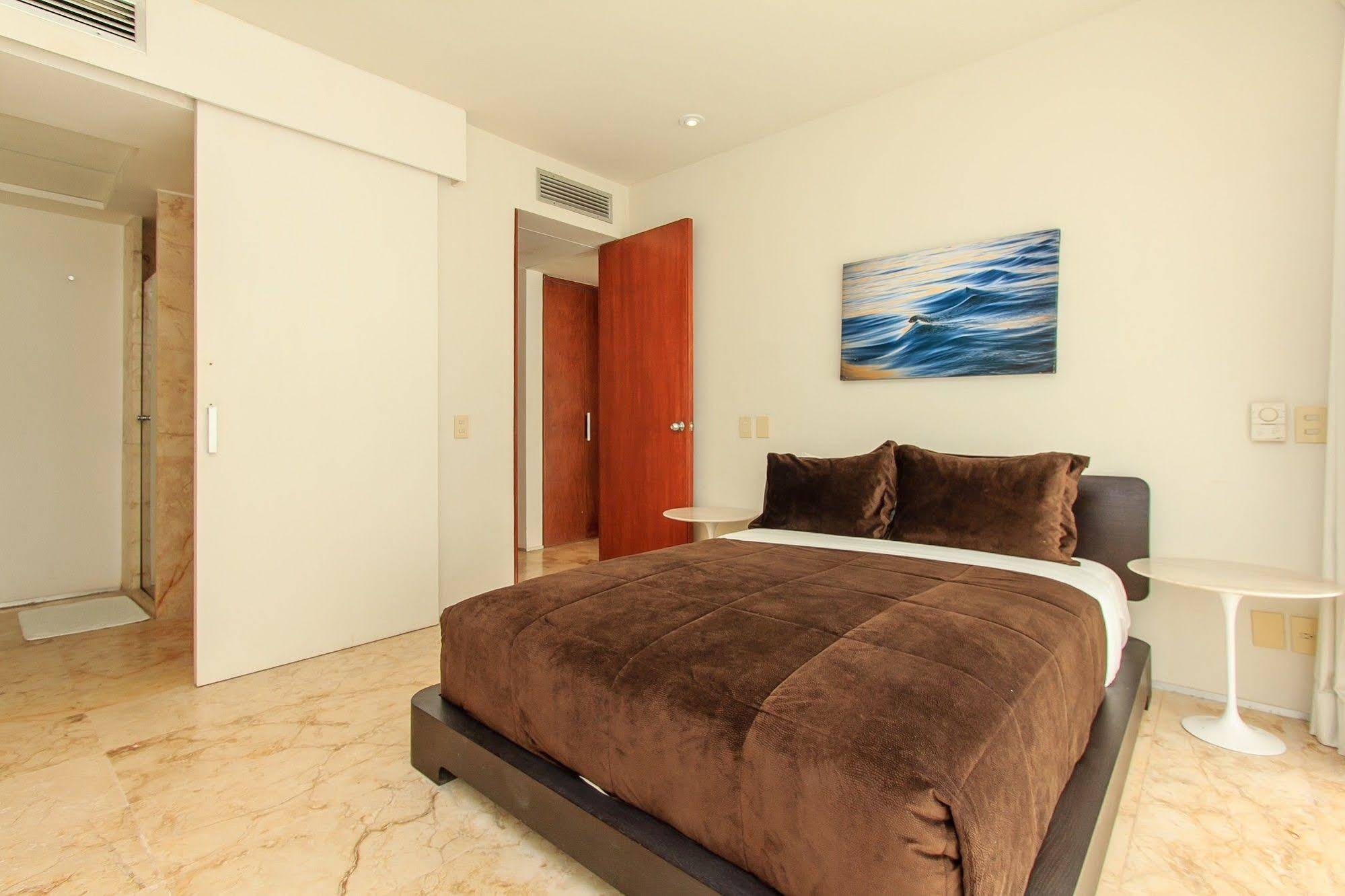 Magia Beachside Apartment by Bvr