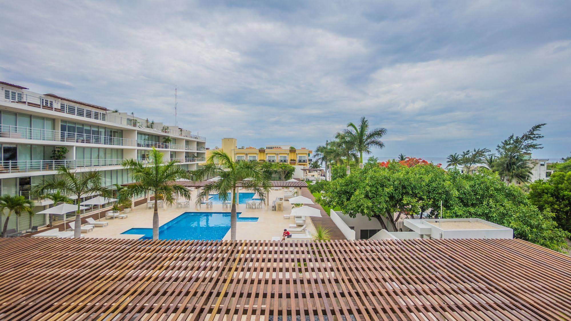 Magia Beachside Apartment by Bvr