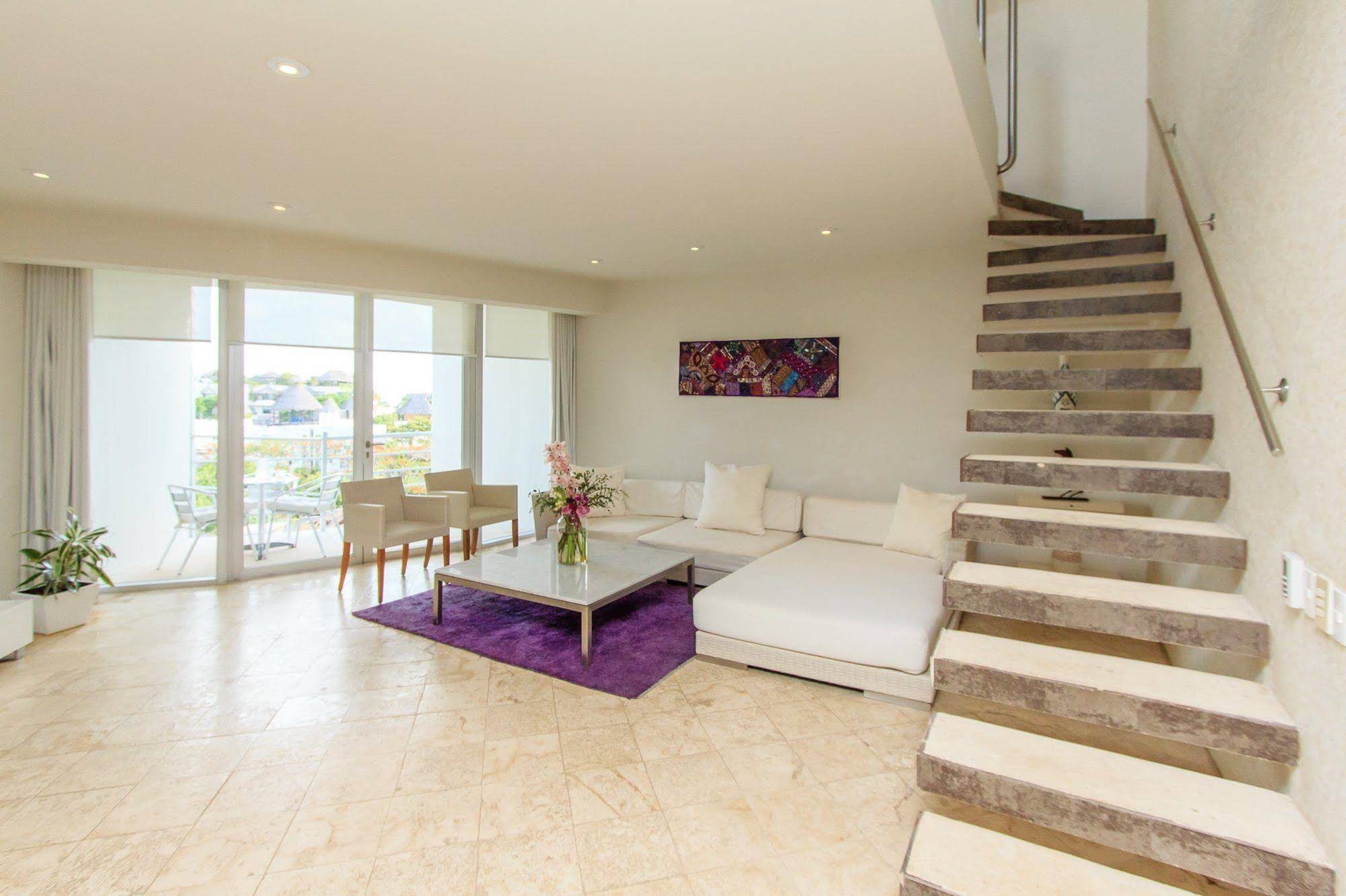Magia Beachside Apartment by Bvr