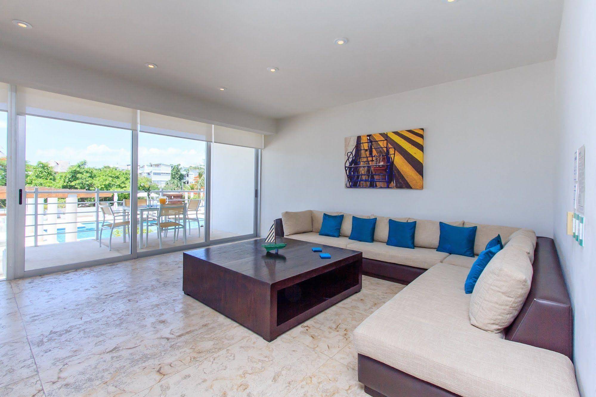 Magia Beachside Apartment by Bvr