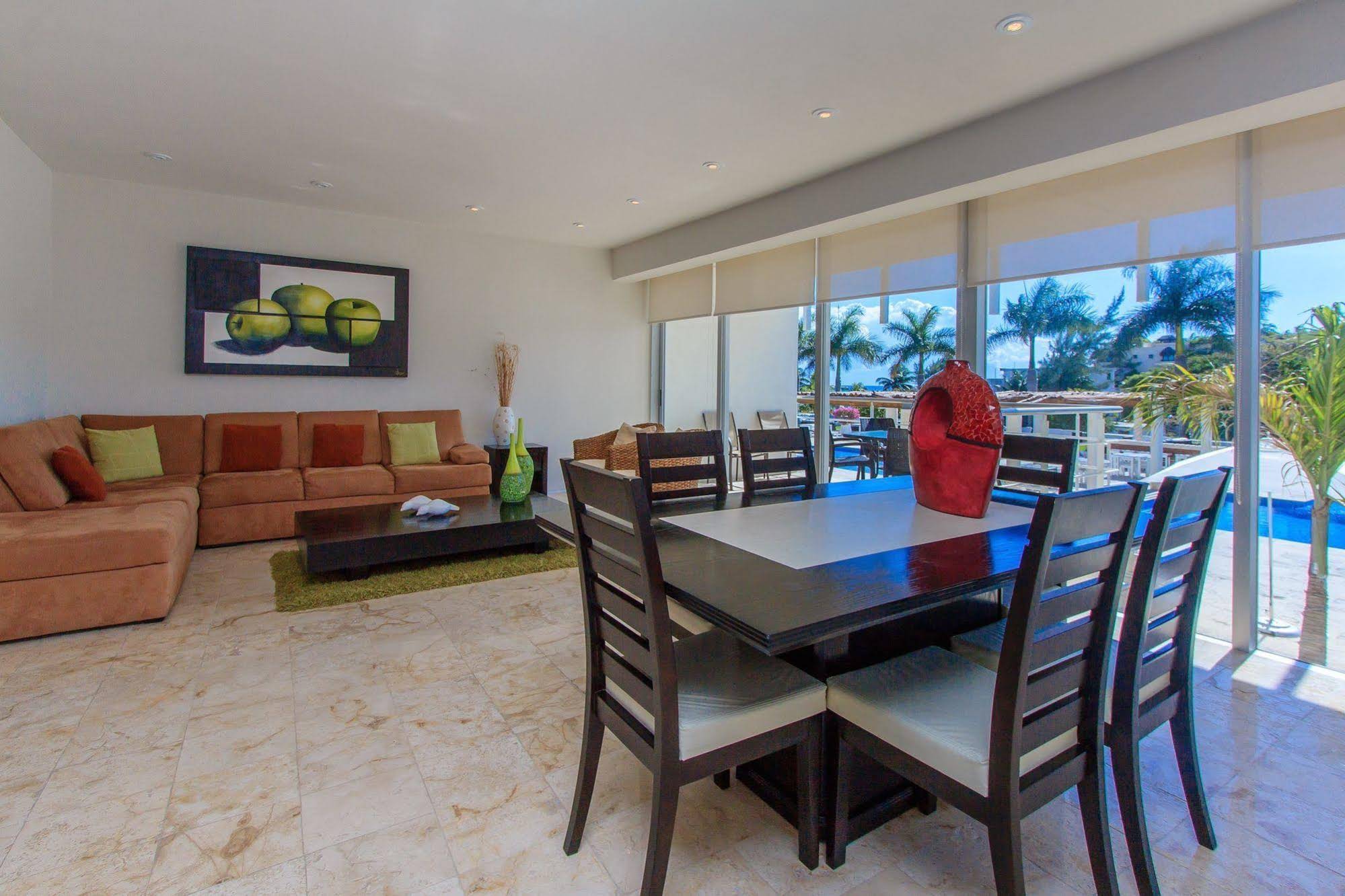 Magia Beachside Apartment by Bvr