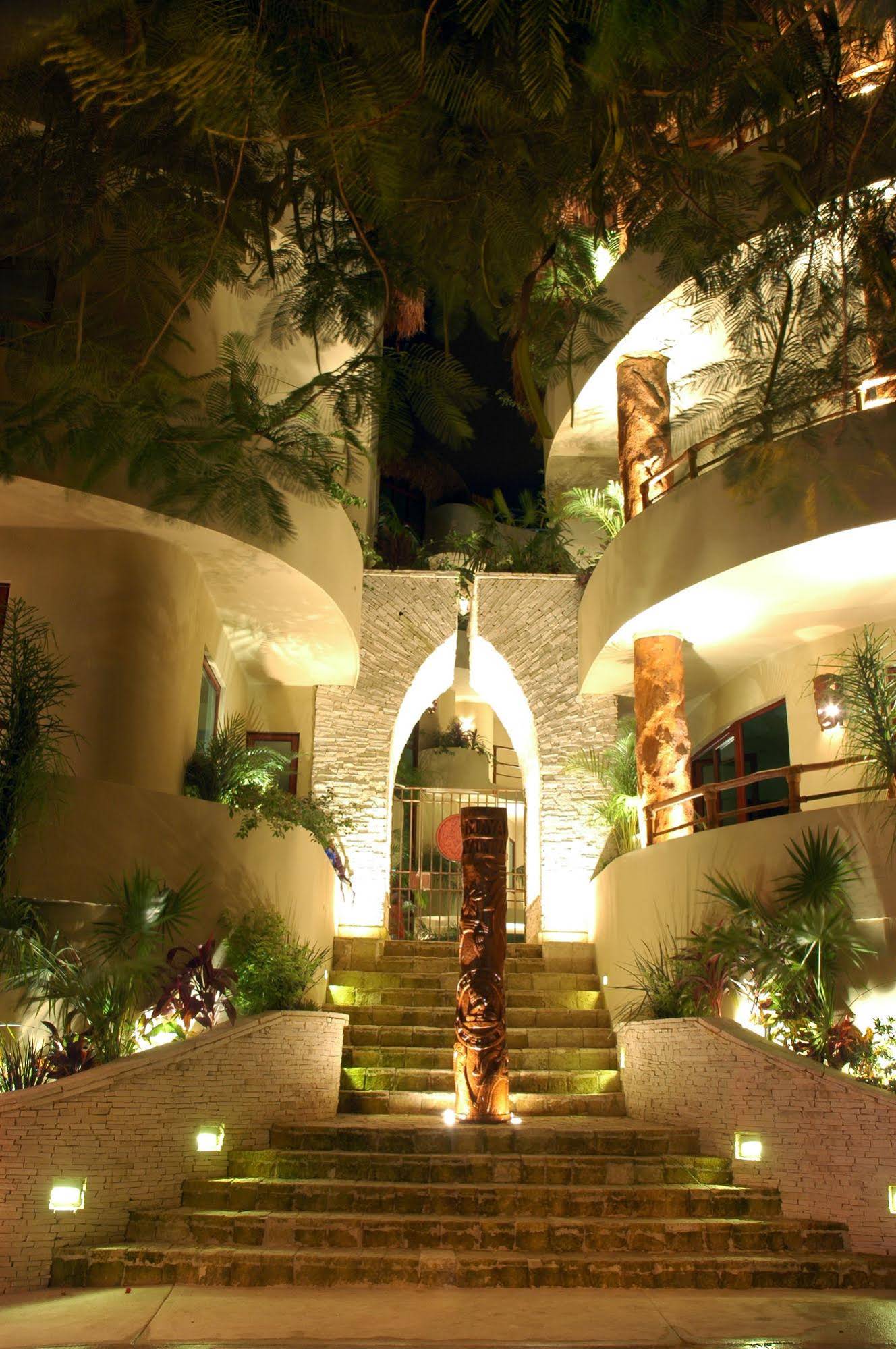 Maya Villa Condo Hotel & Beach Club