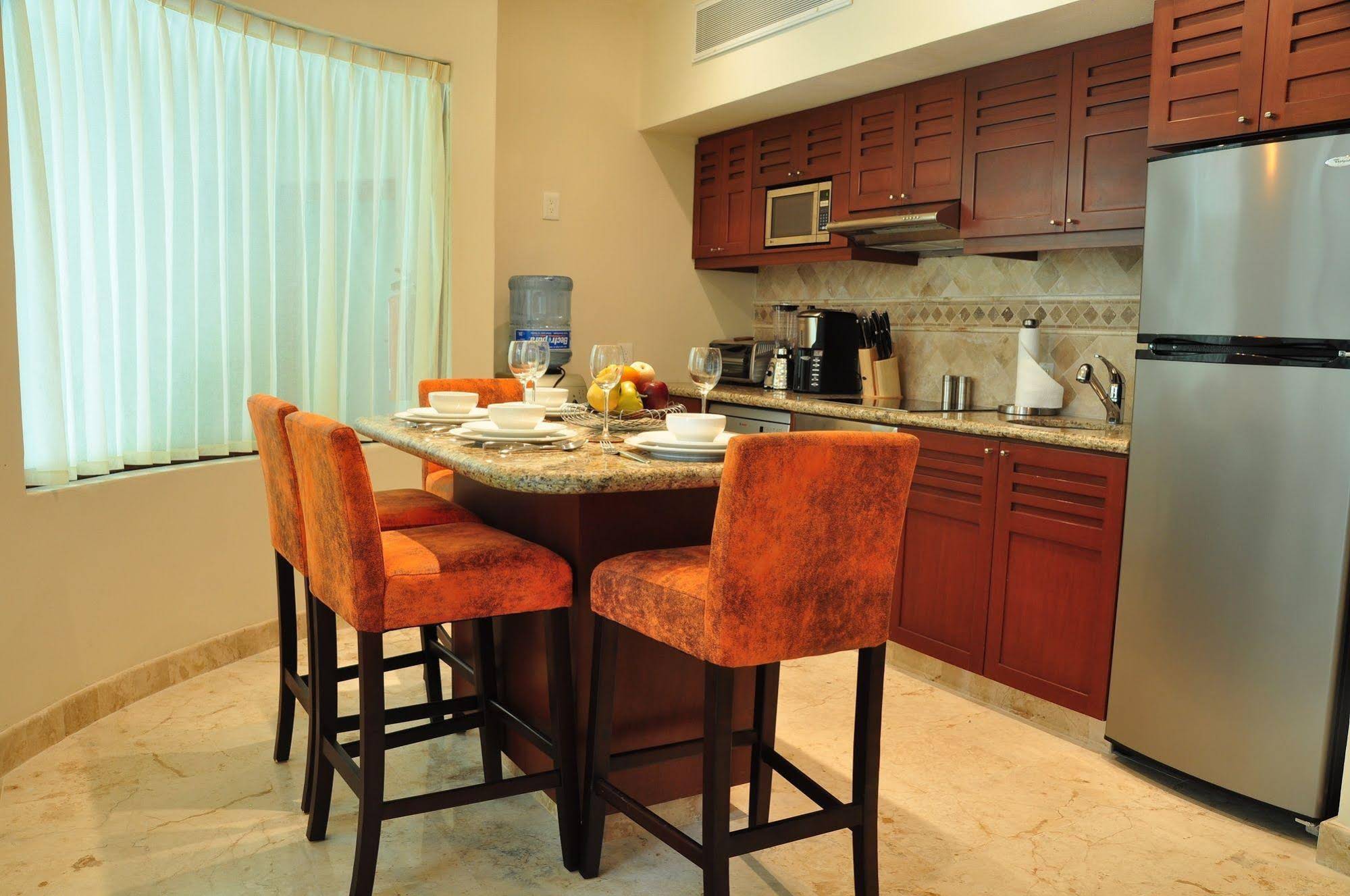 Maya Villa Condo Hotel & Beach Club
