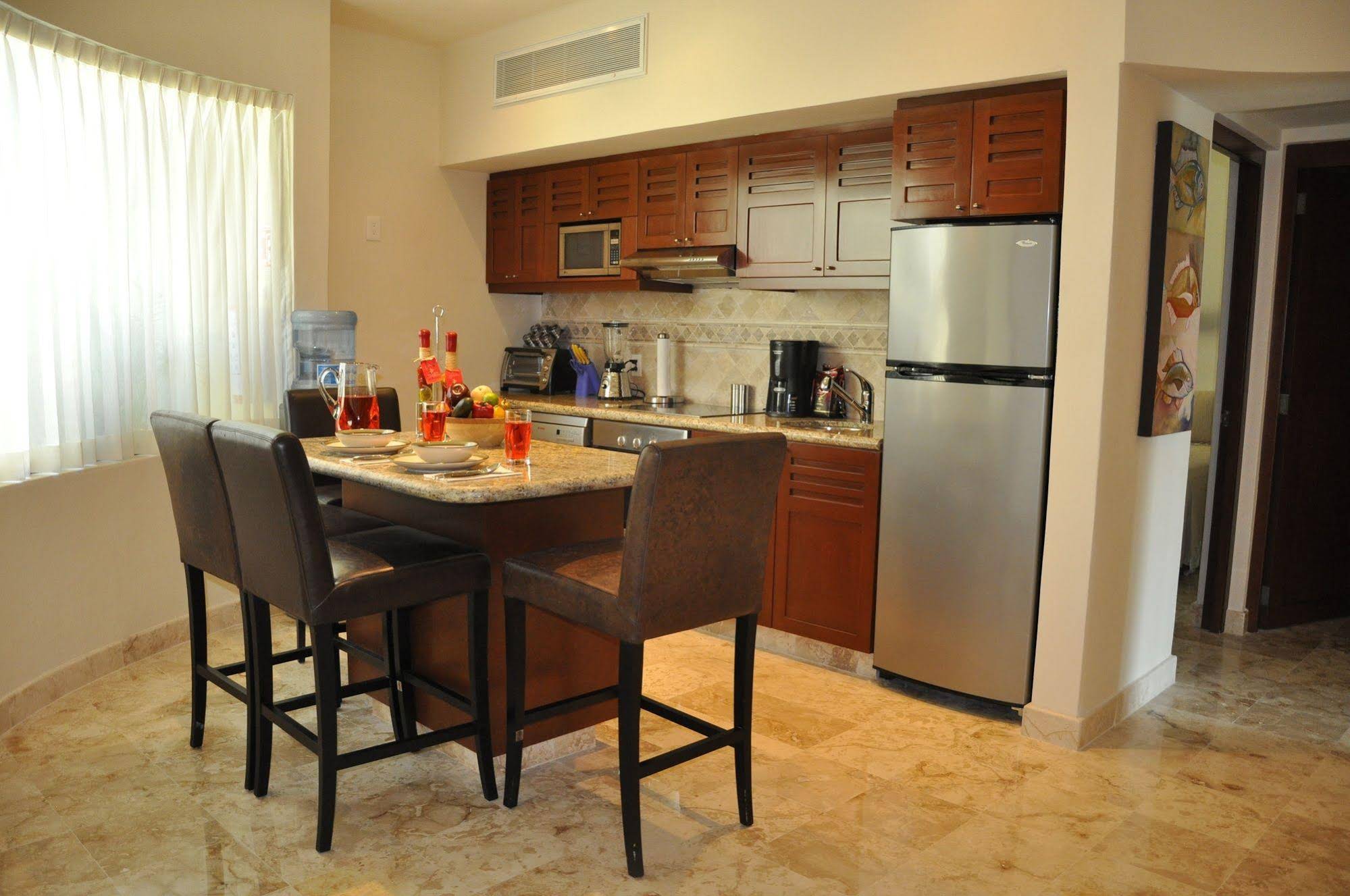 Maya Villa Condo Hotel & Beach Club