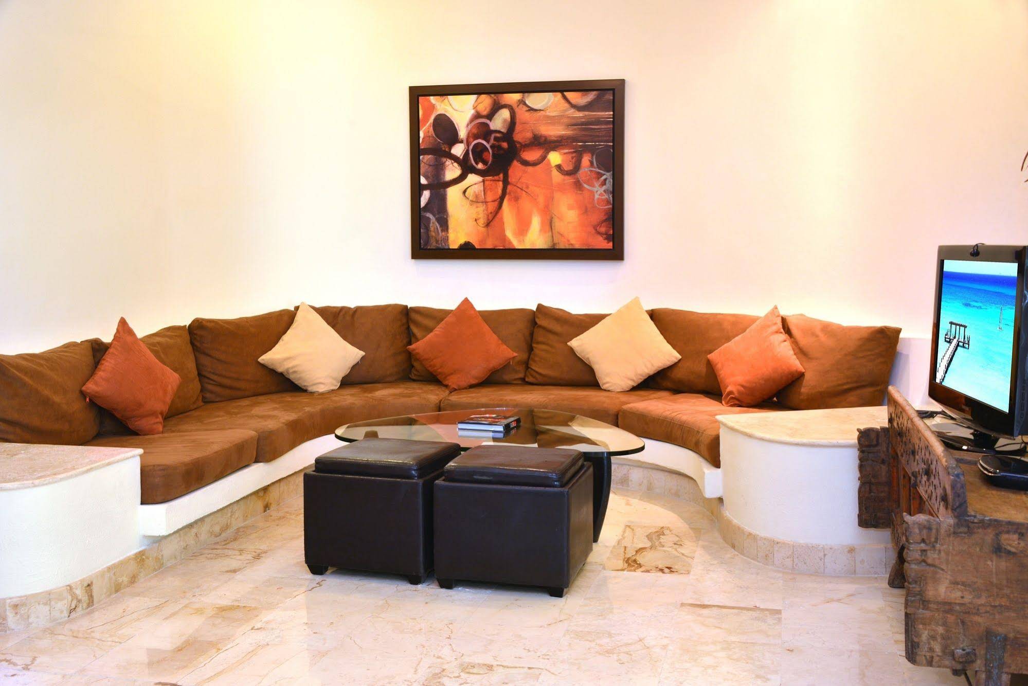 Maya Villa Condo Hotel & Beach Club