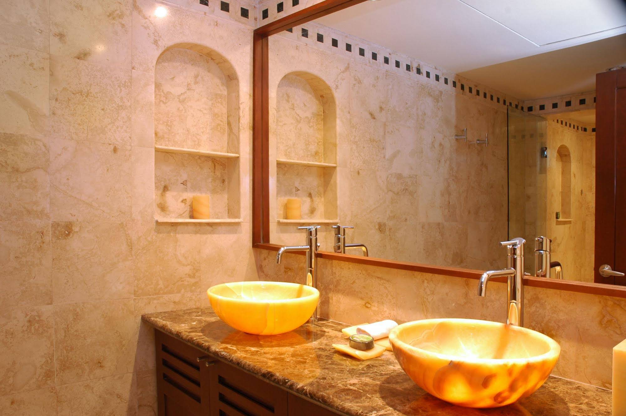 Maya Villa Condo Hotel & Beach Club