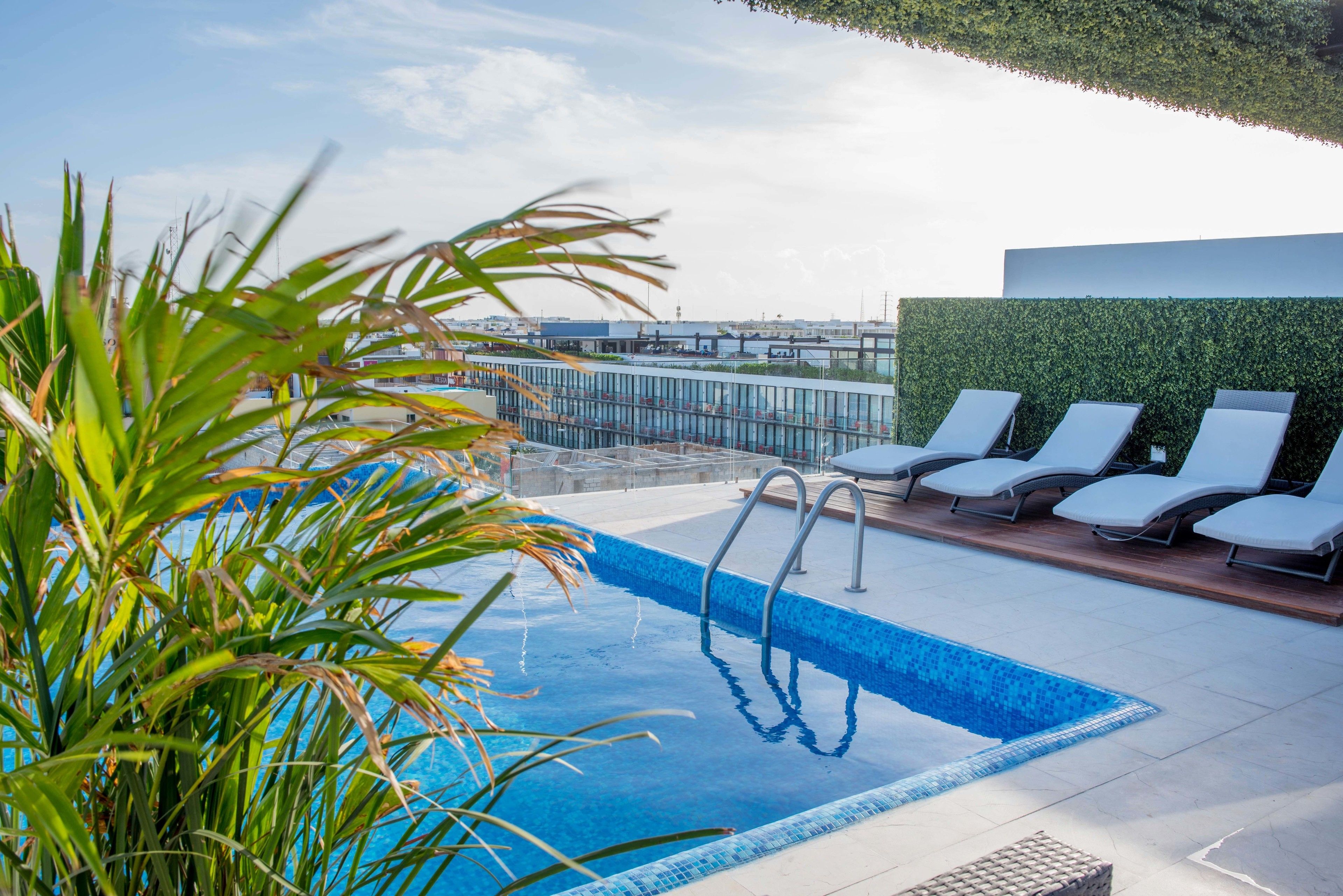 Menesse 32 by Mikitito Rentals