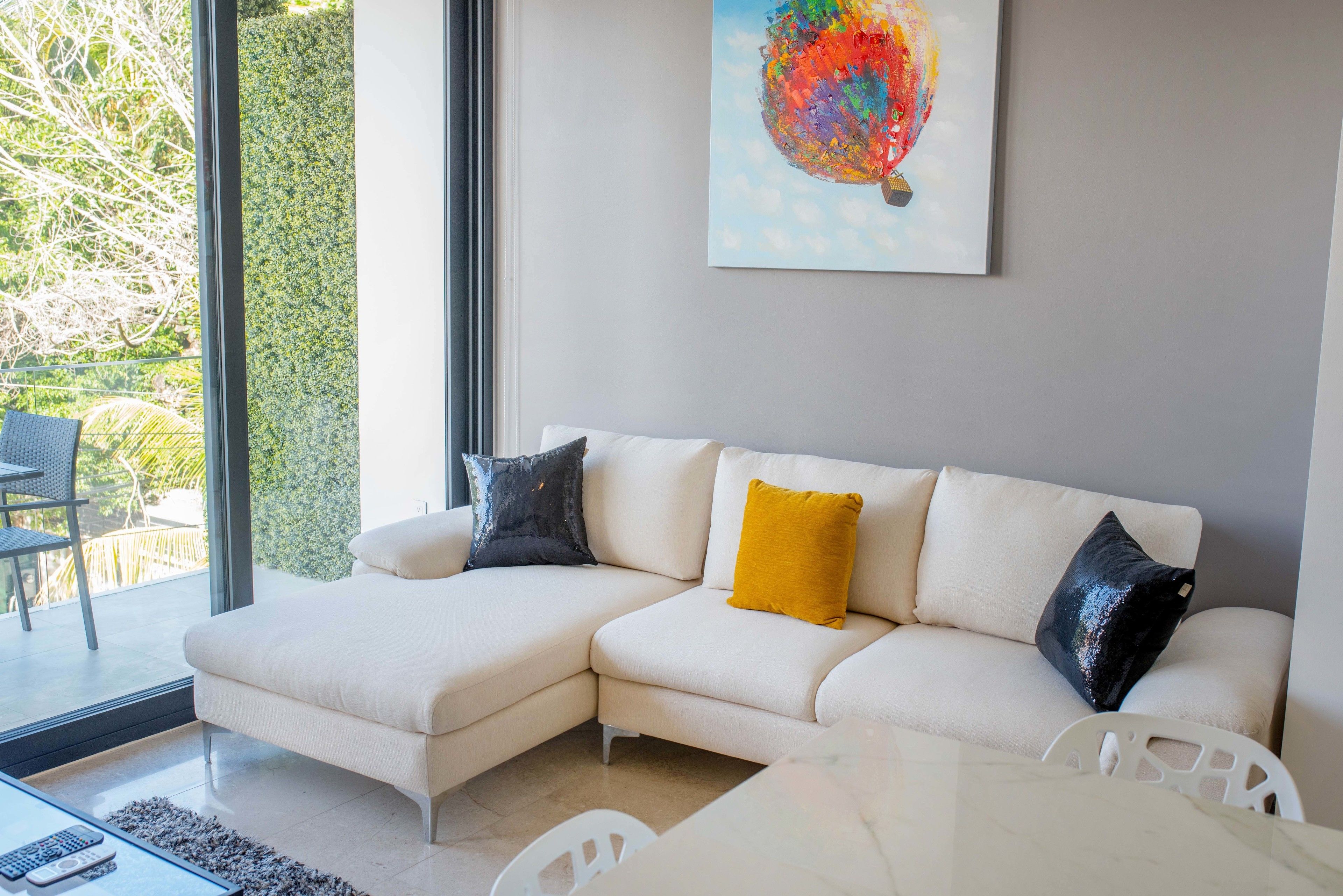 Menesse 32 by Mikitito Rentals