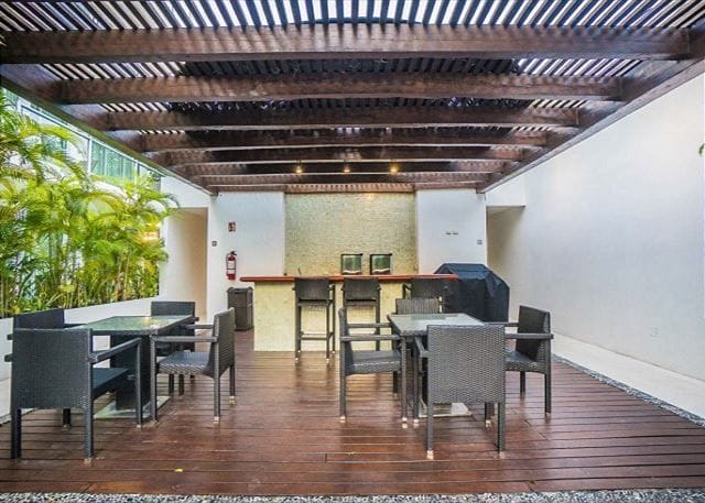 Oasis12 by Sea Side