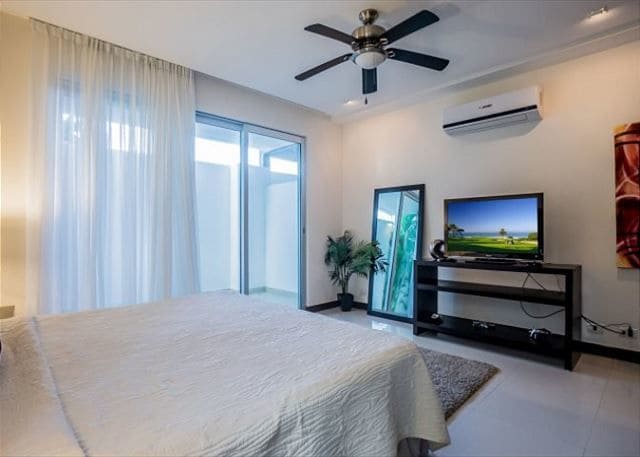Oasis12 by Sea Side
