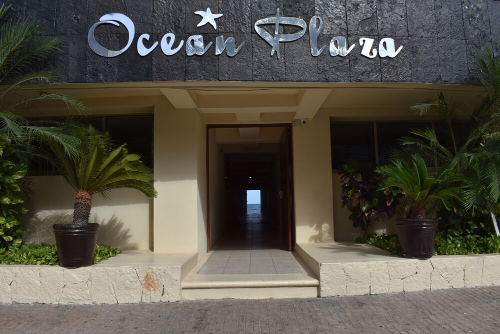 Ocean Plaza by Praia