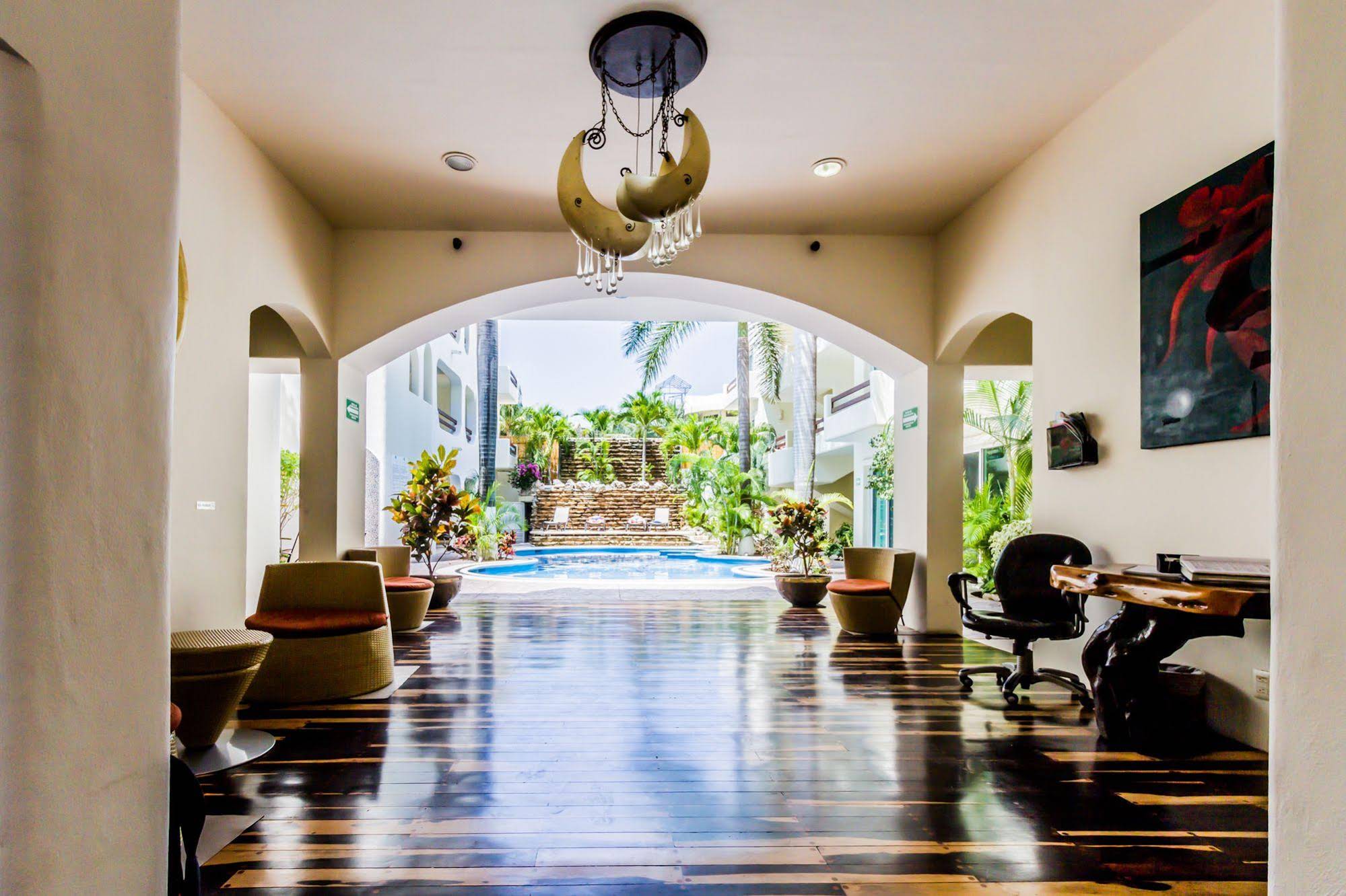 Playa Kaan Condominiums
