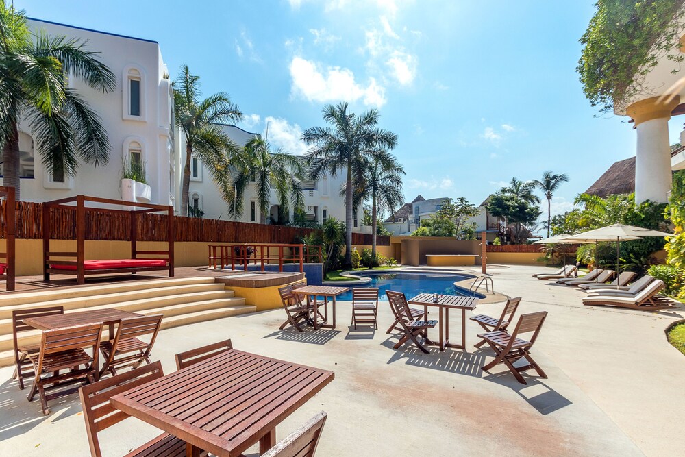 Pueblito Escondido by Moskito