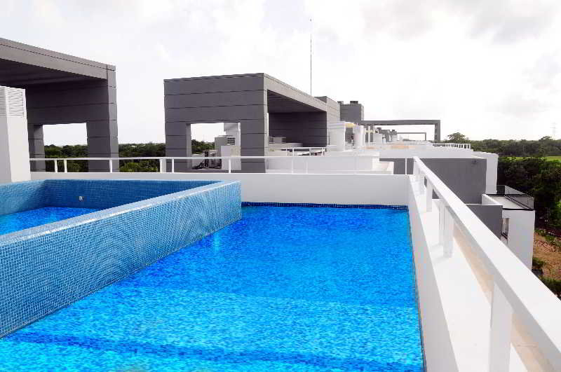 Pure All Suites at Nick Price Residences