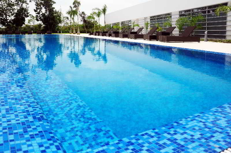 Pure All Suites at Nick Price Residences