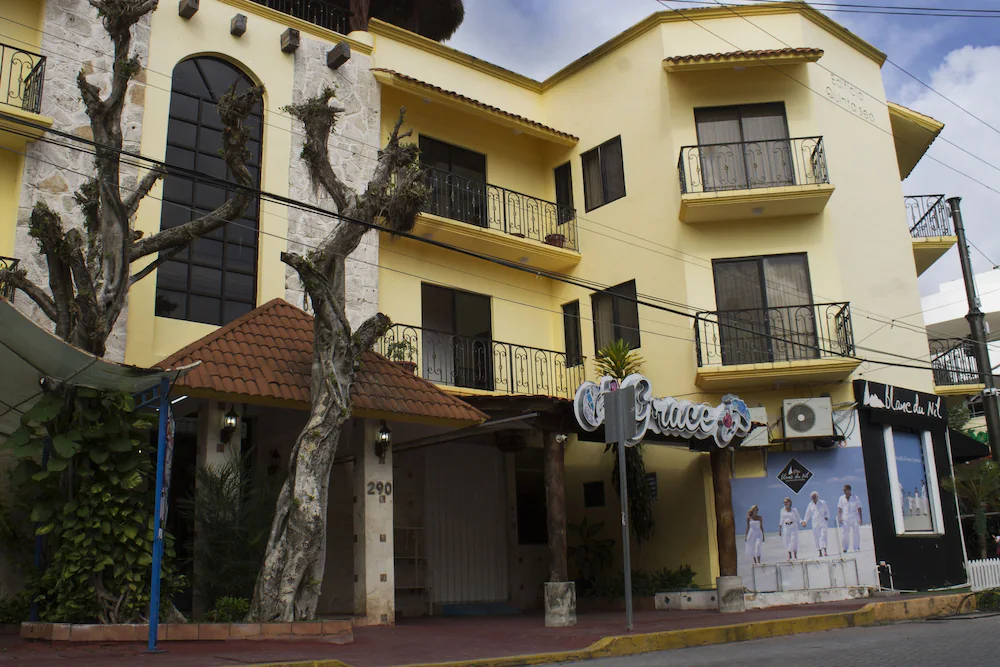 Quinta Avenida Downtown Apartments