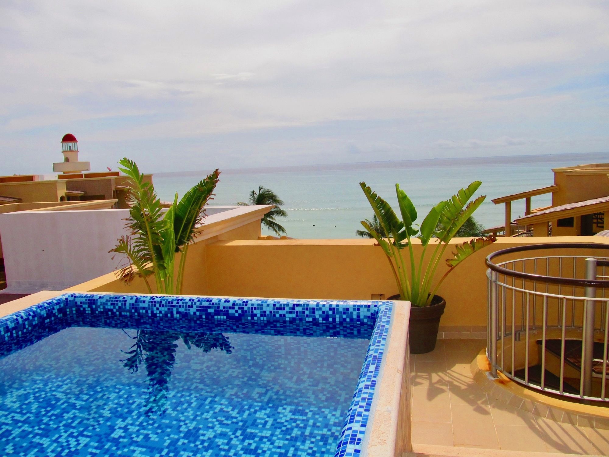 Residences El Faro by Playa Paradise