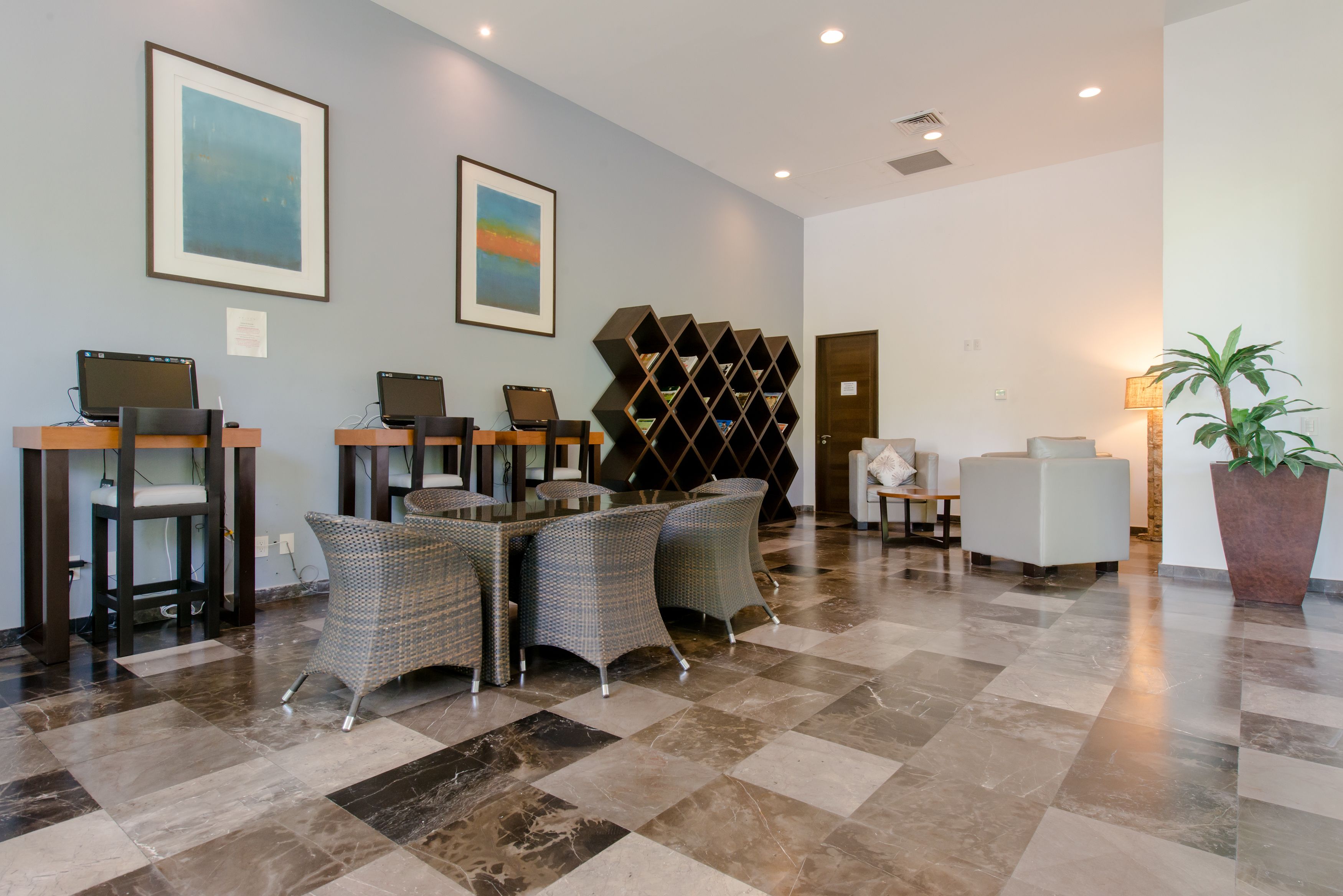 Vaiven by Playa District