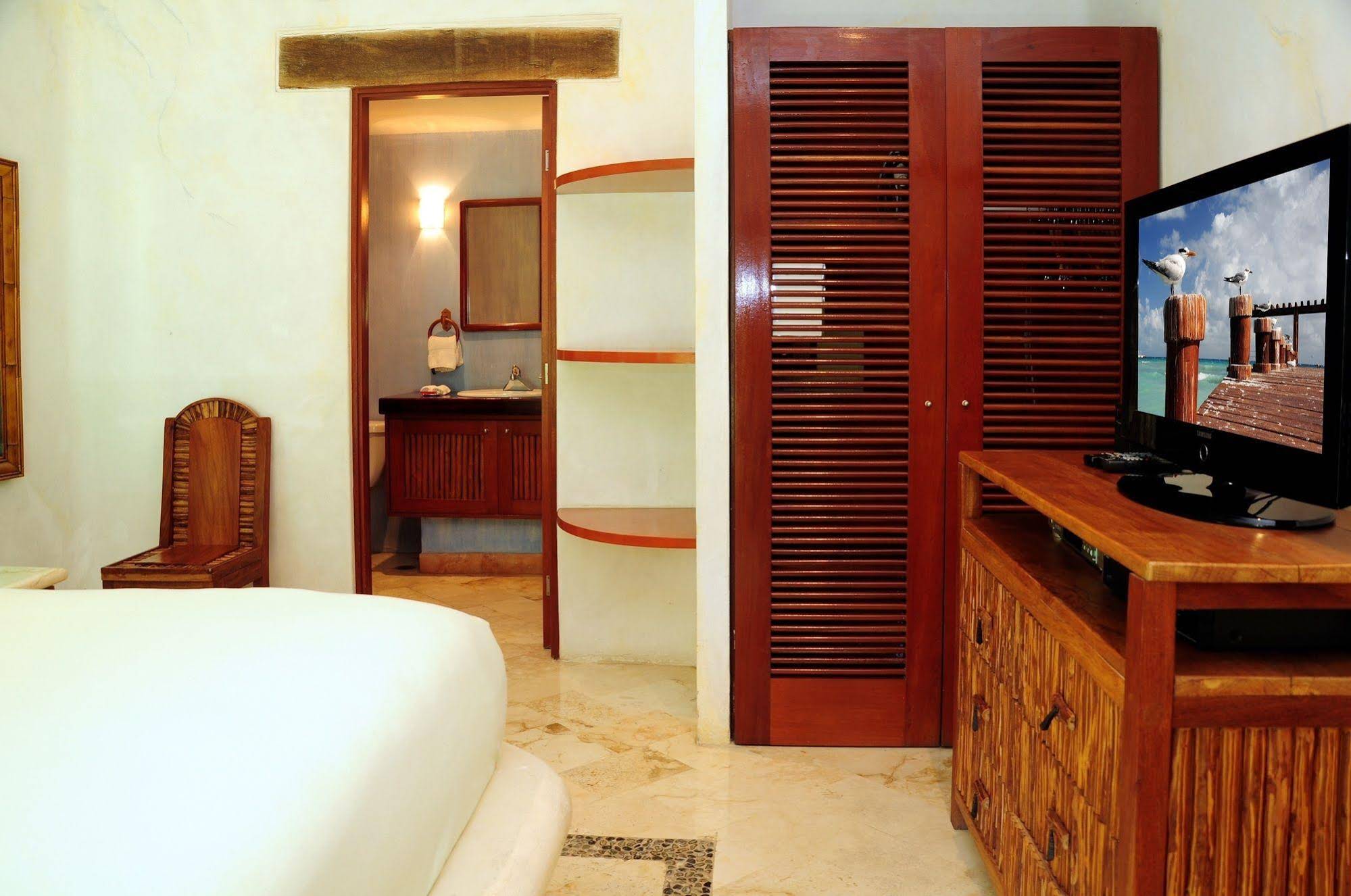 Villas Sacbe Condo Hotel and Beach Club