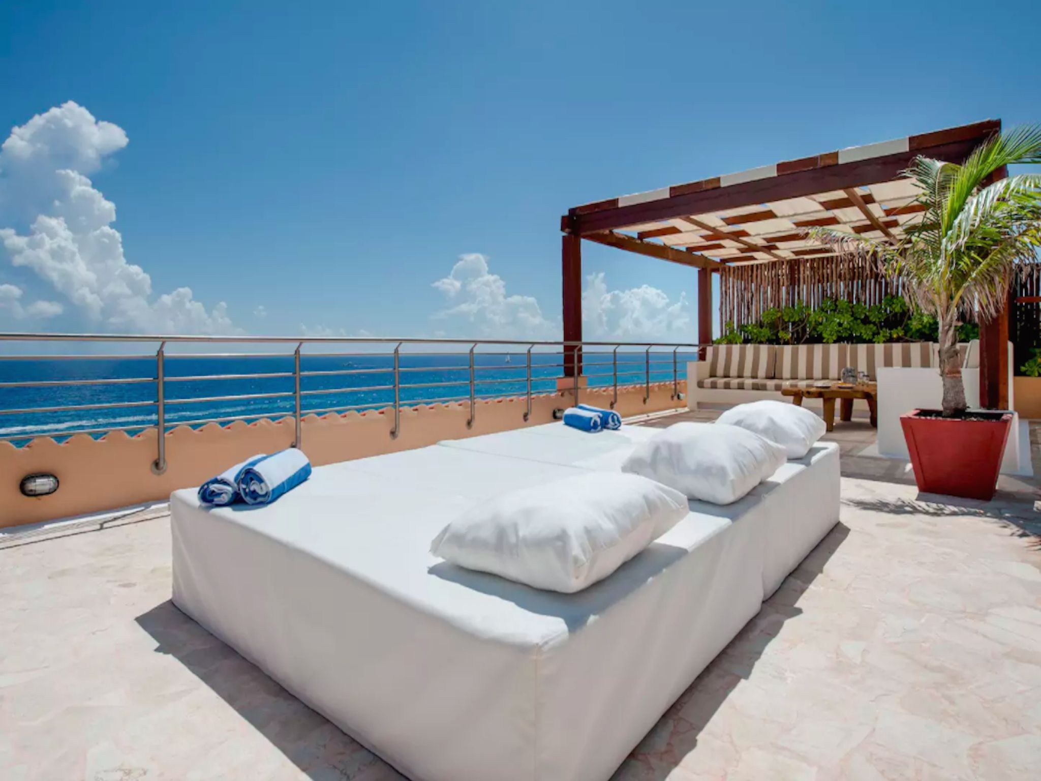 Al Cielo Penthouse By Rmh