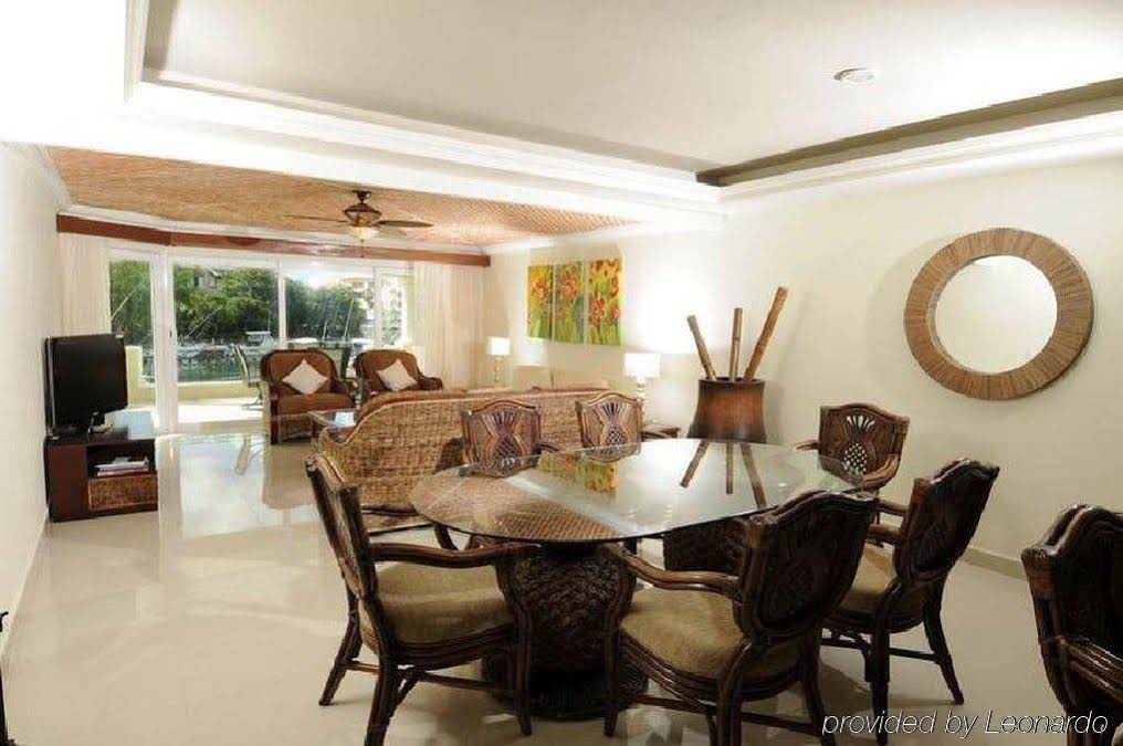 Aventuras Club - Laguna Condominium