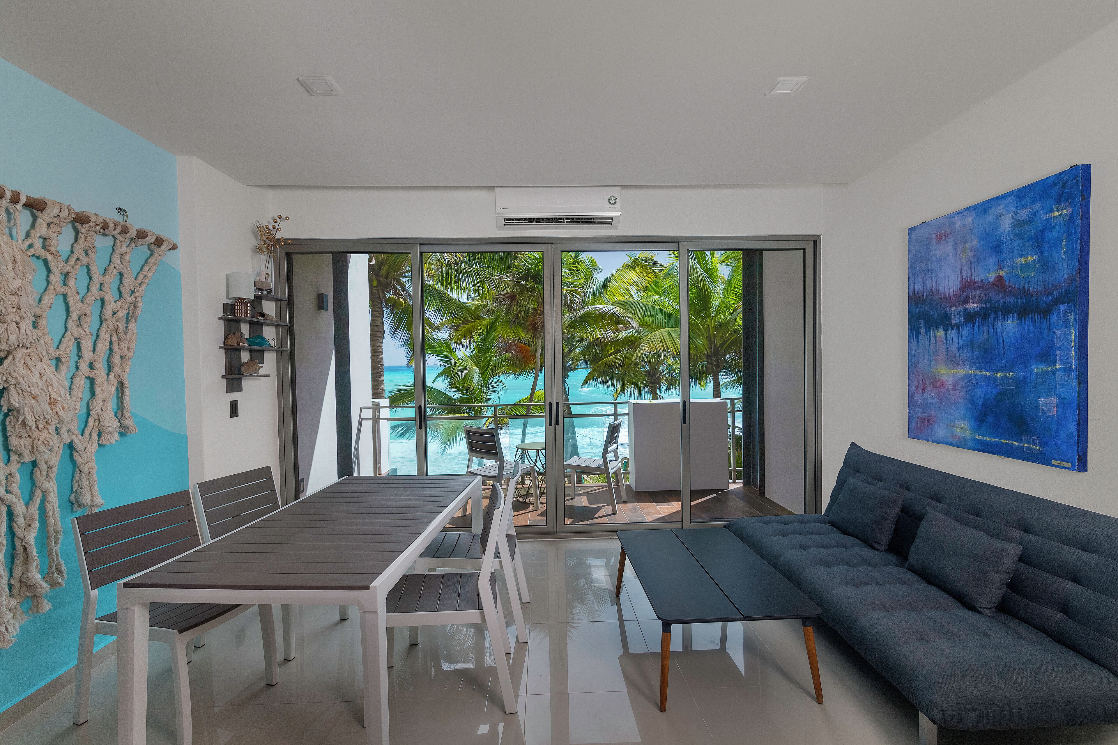 Angelina 28 Beachfront Hotel By Nah Hotels