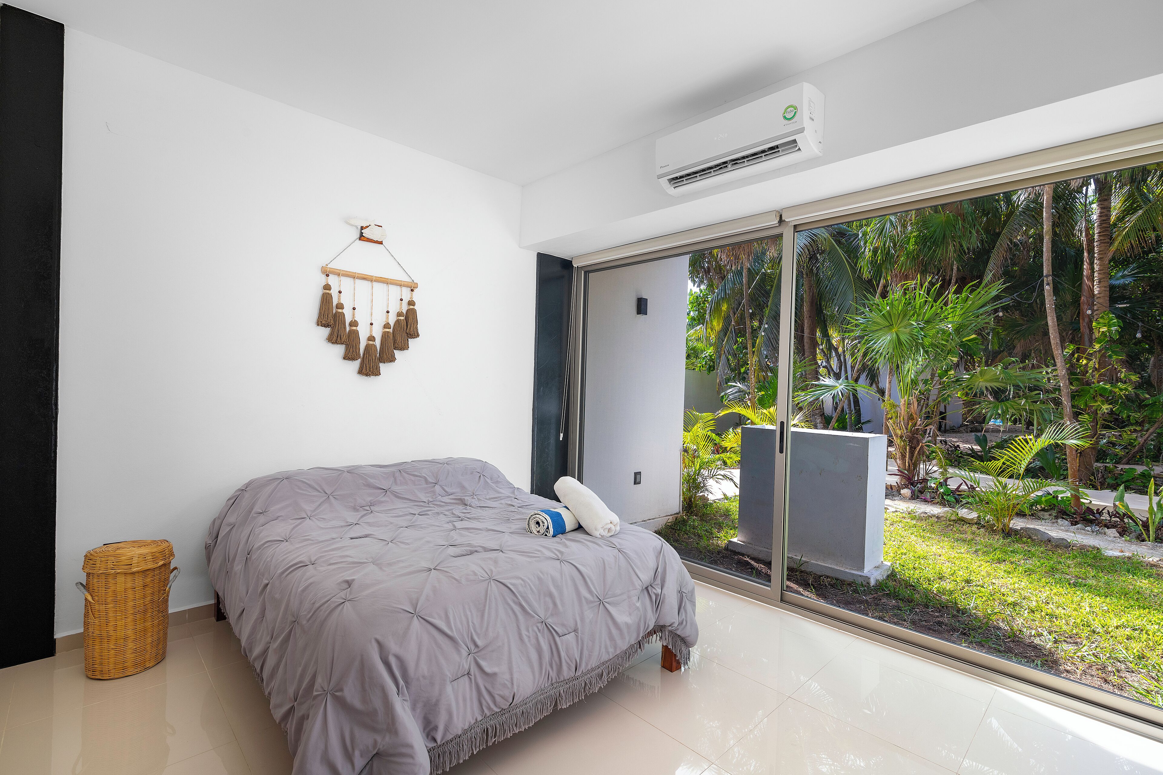 Angelina 28 Beachfront Hotel By Nah Hotels