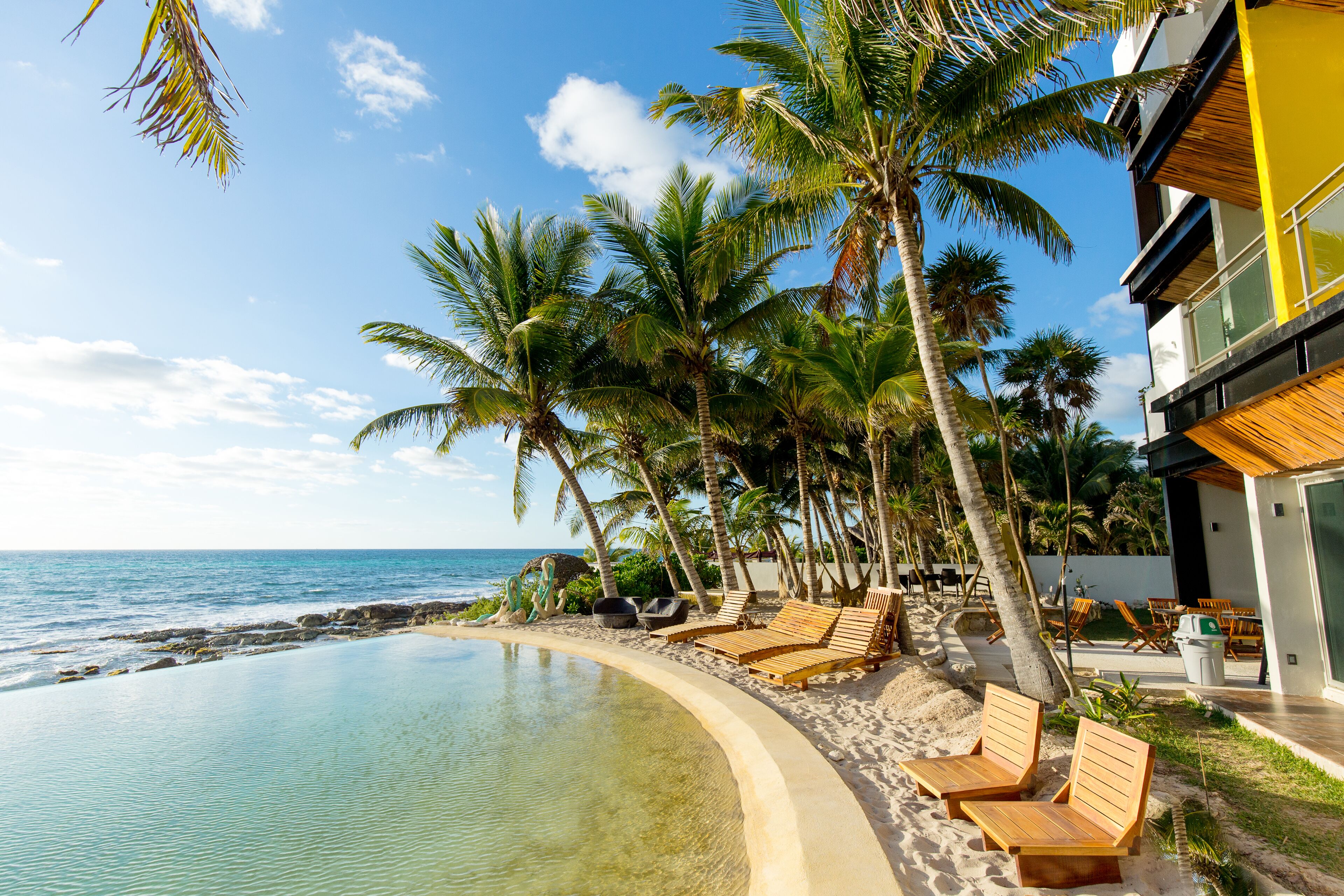 Angelina 28 Beachfront Hotel By Nah Hotels