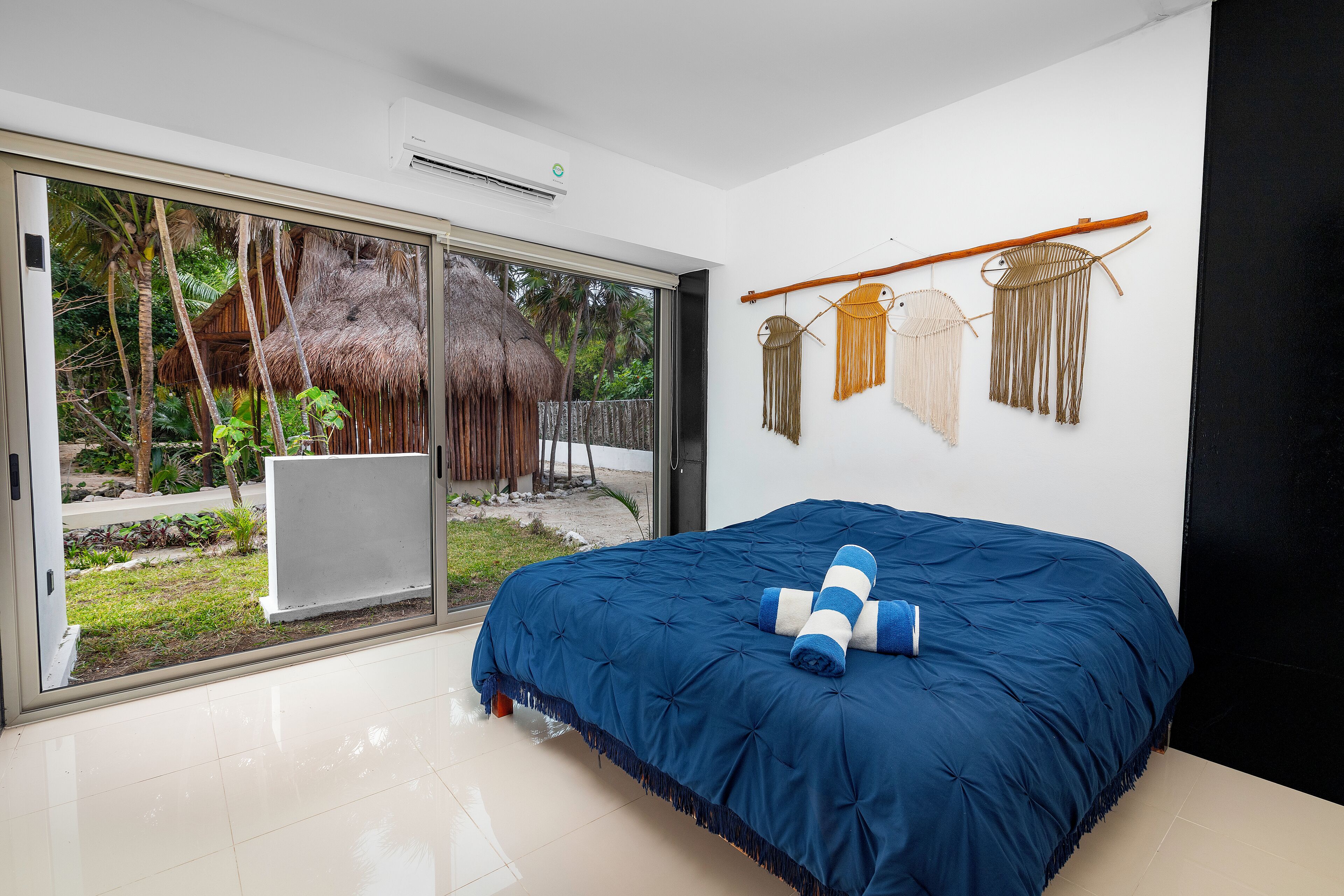 Angelina 28 Beachfront Hotel By Nah Hotels