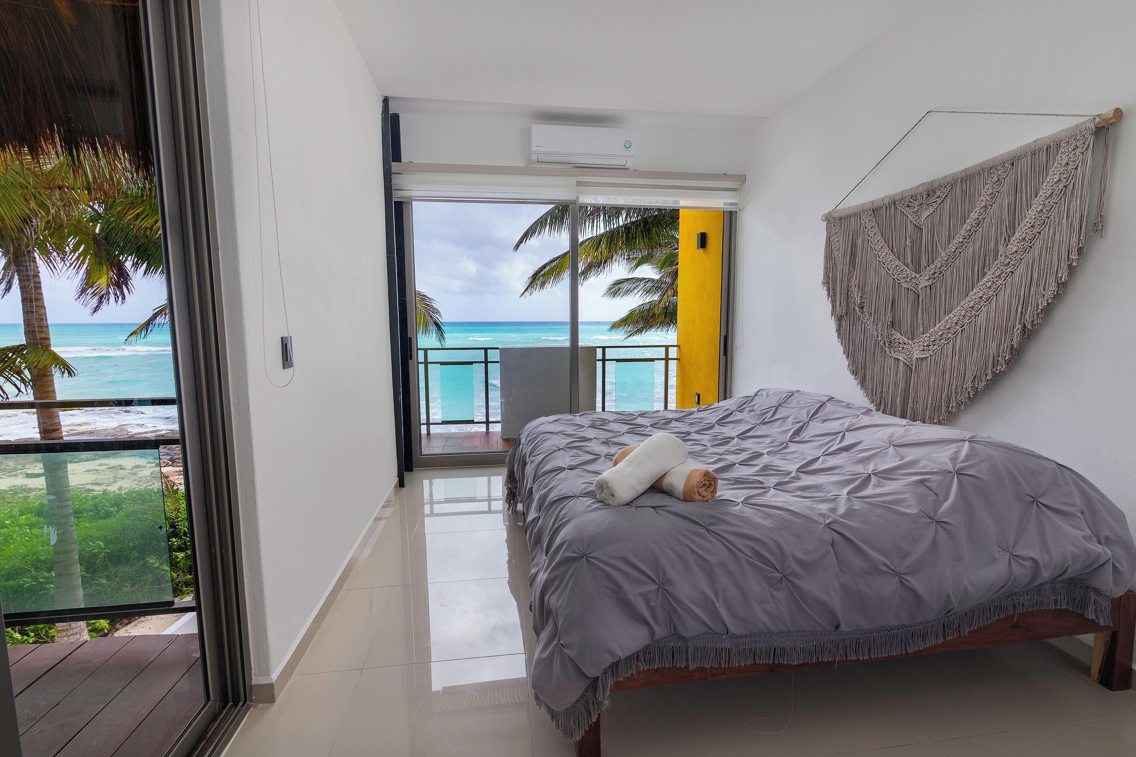 Angelina 28 Beachfront Hotel By Nah Hotels
