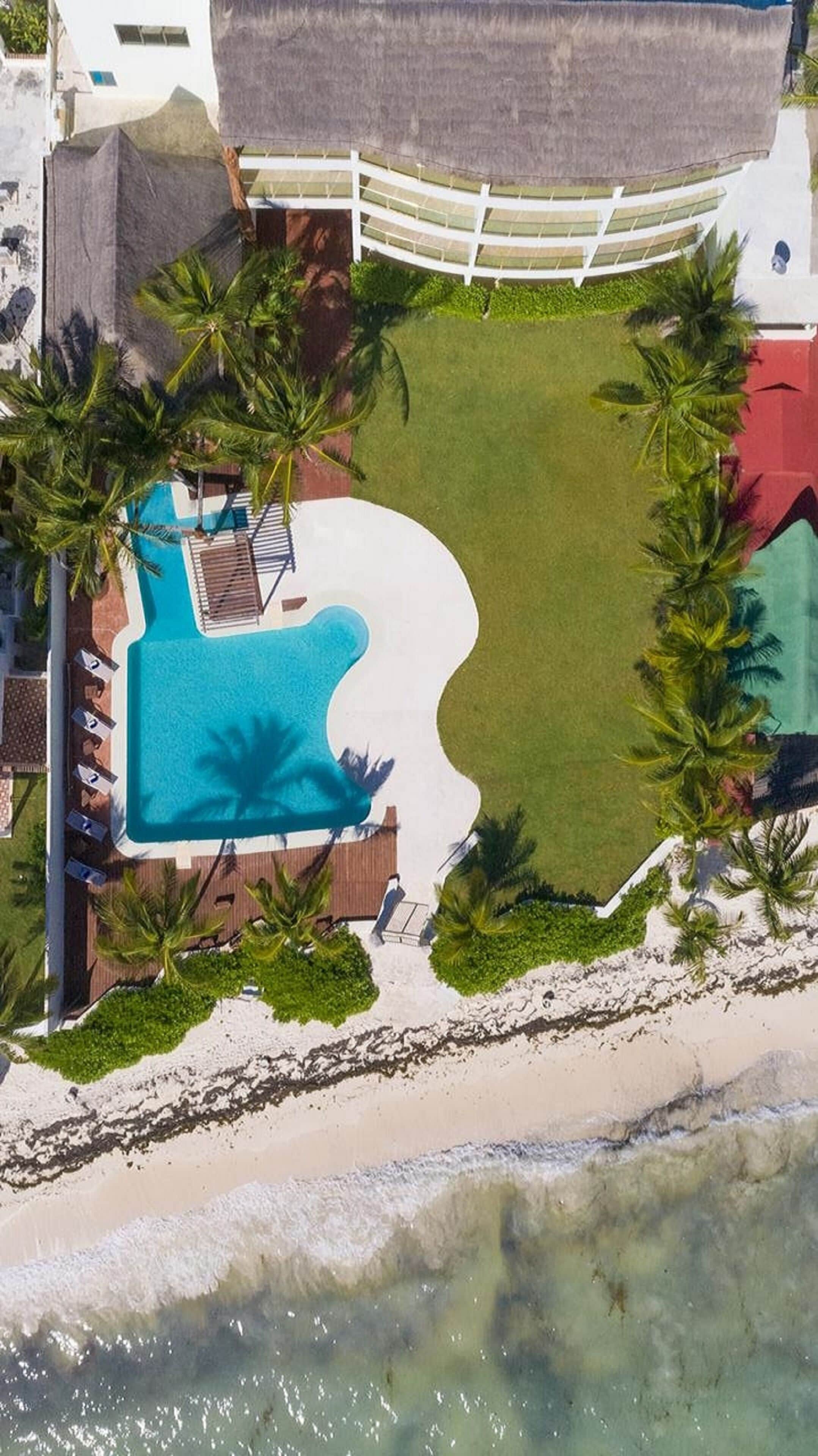 Casa del Puerto by MIJ - Beachfront Hotel