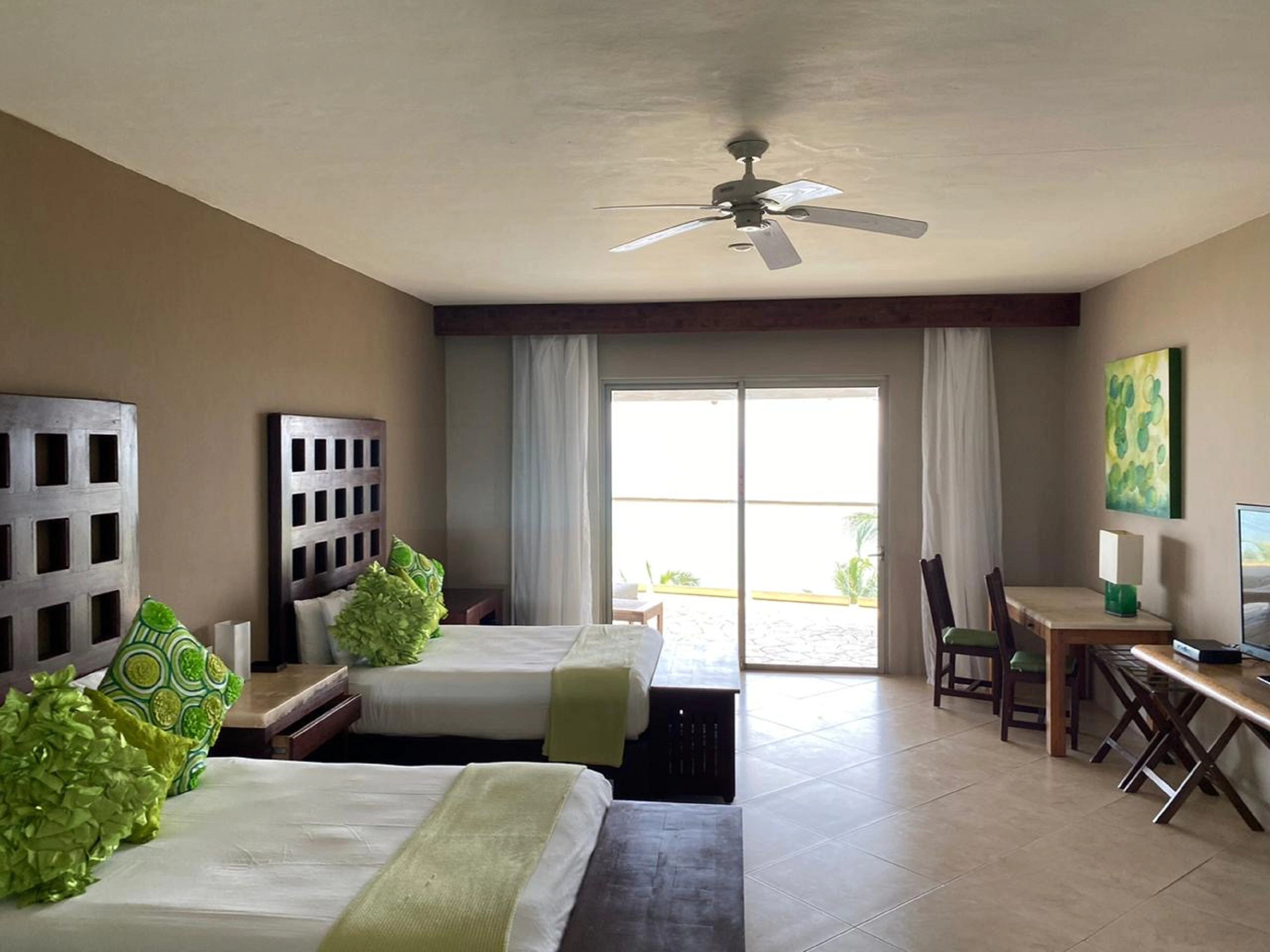 Casa del Puerto by MIJ - Beachfront Hotel
