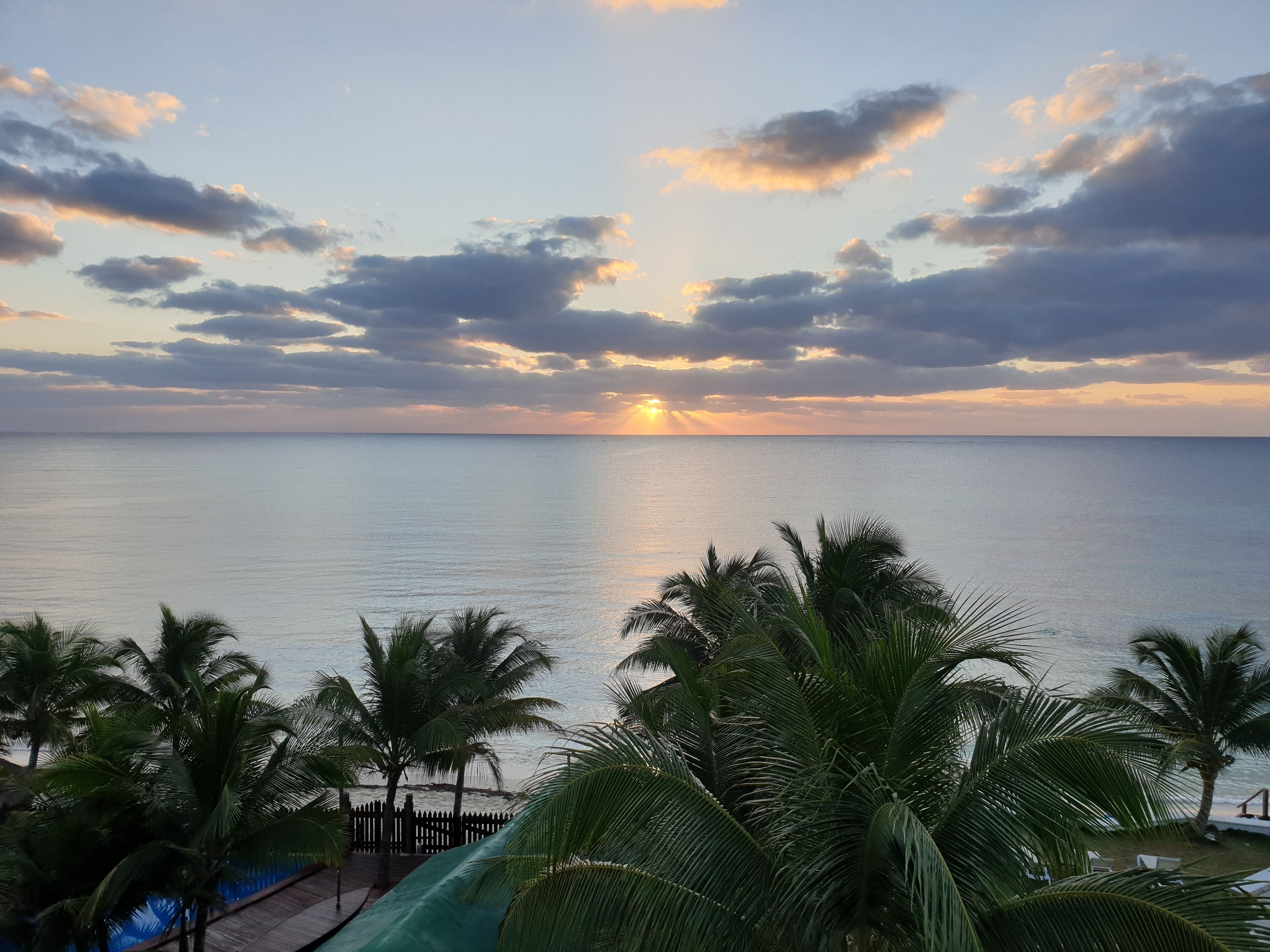 Casa del Puerto by MIJ - Beachfront Hotel
