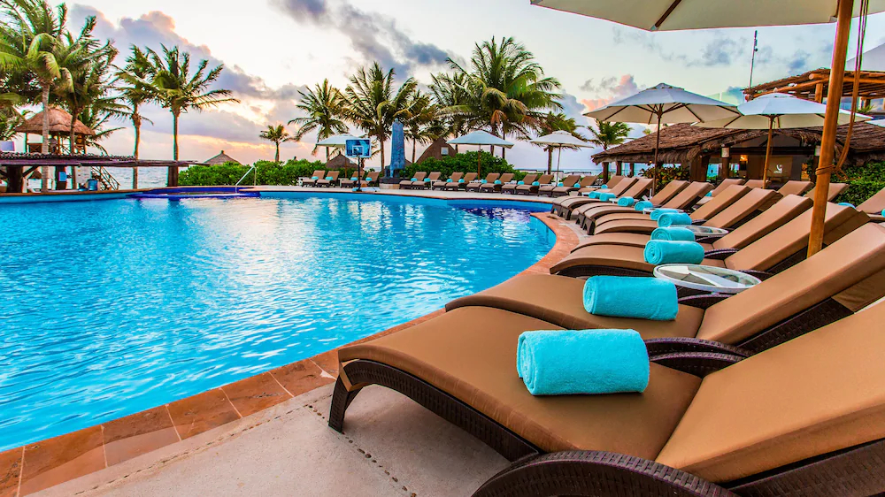 Desire Riviera Maya Pearl Resort