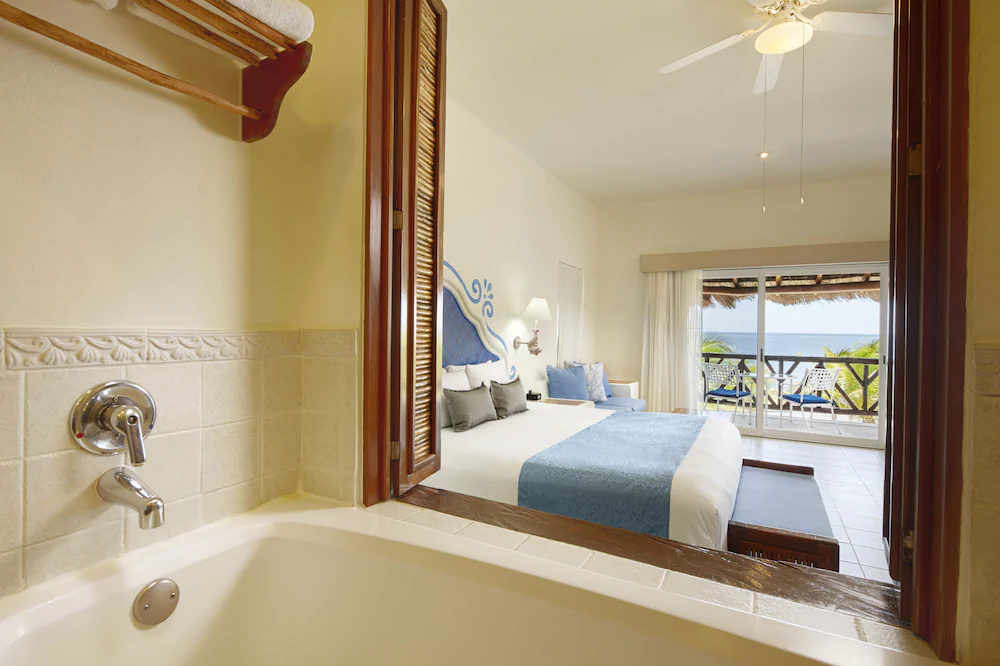 Desire Riviera Maya Pearl Resort
