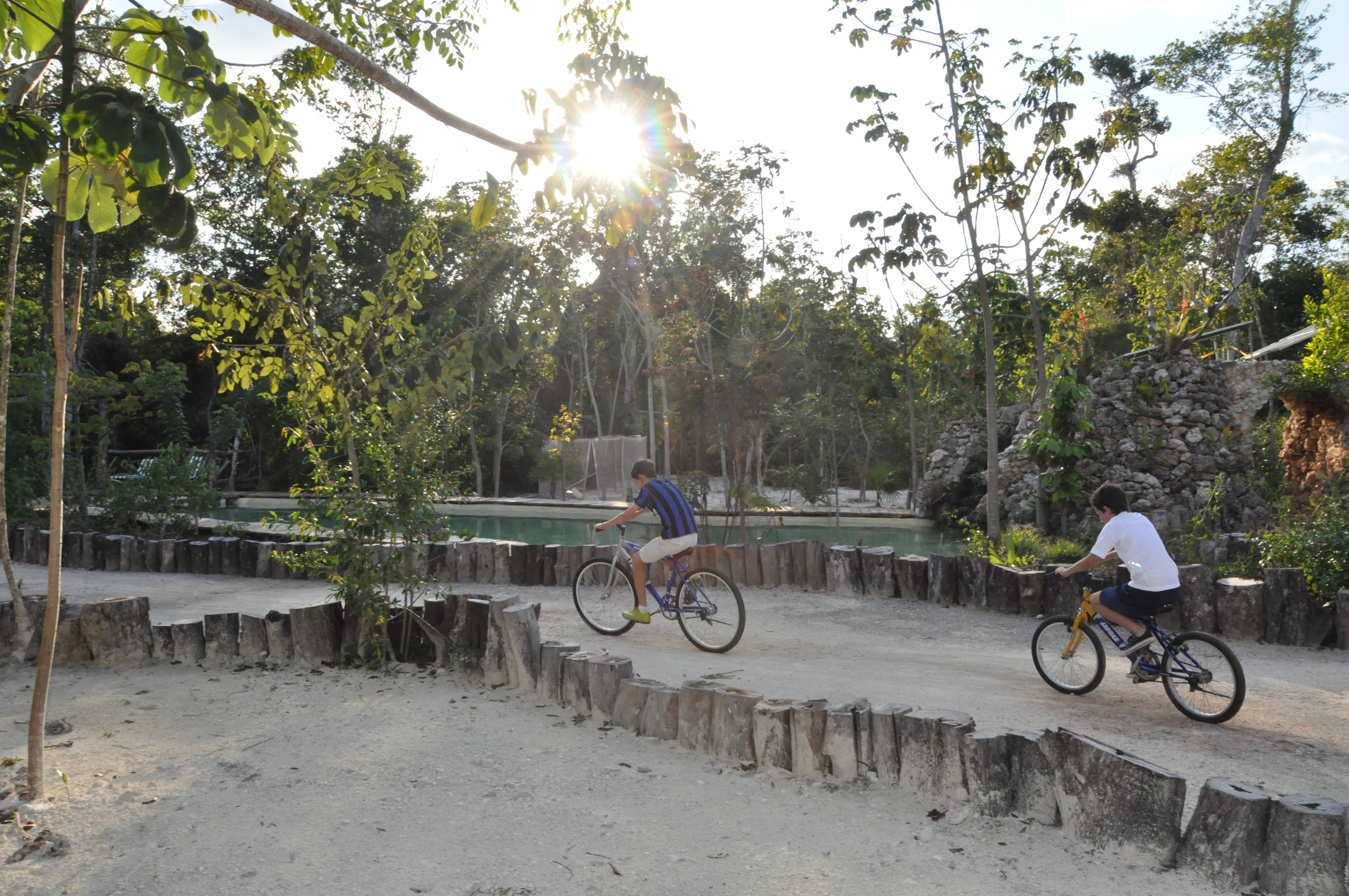 Jolie Jungle Eco Hotel